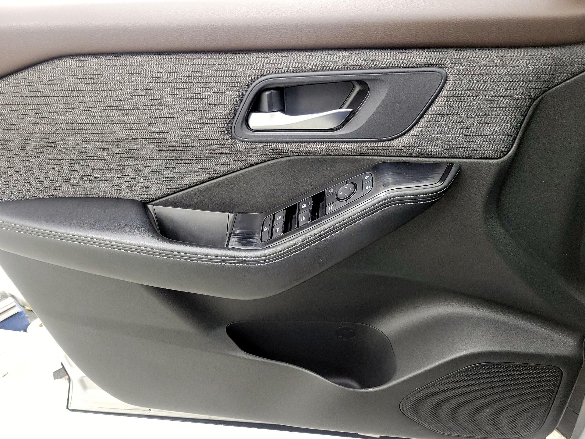 Thumbnail: 2023 Nissan Rogue - 13