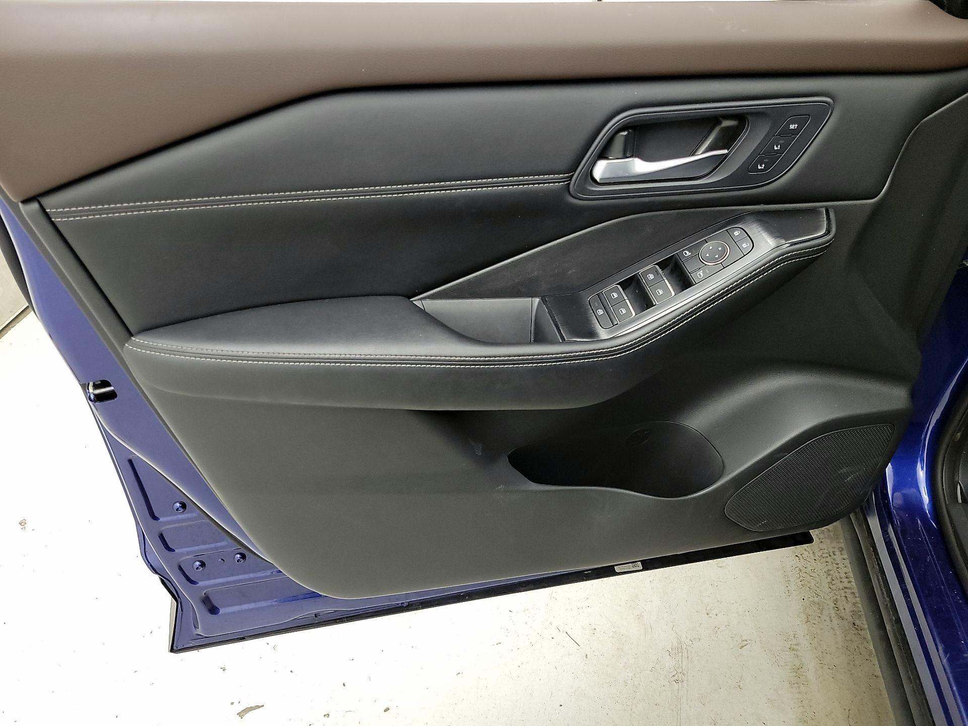 Thumbnail: 2023 Nissan Rogue - 12