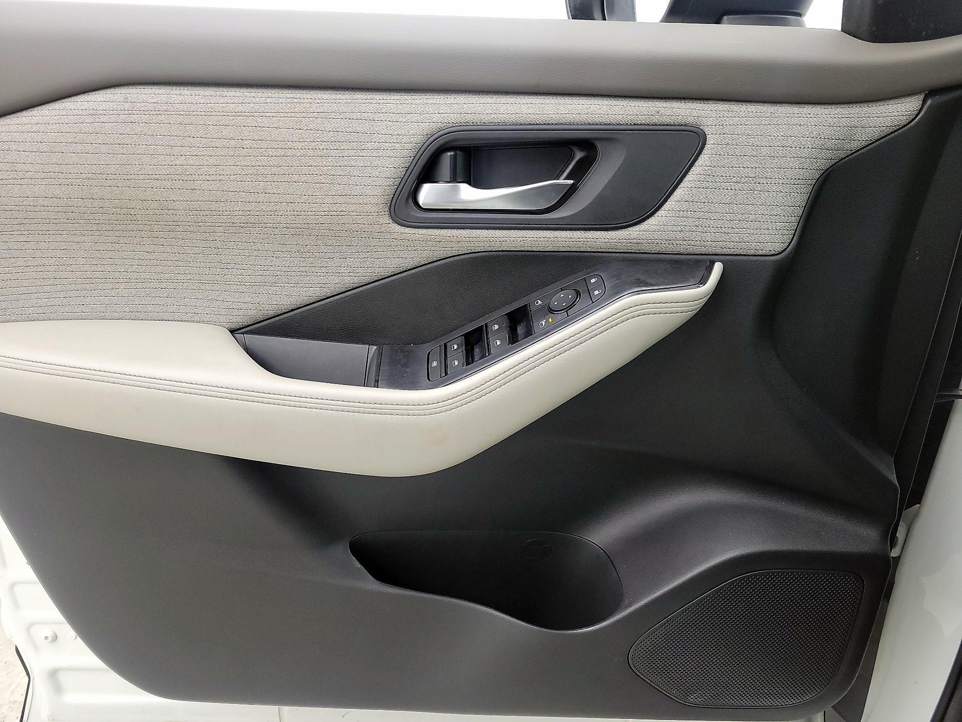 Thumbnail: 2023 Nissan Rogue - 12