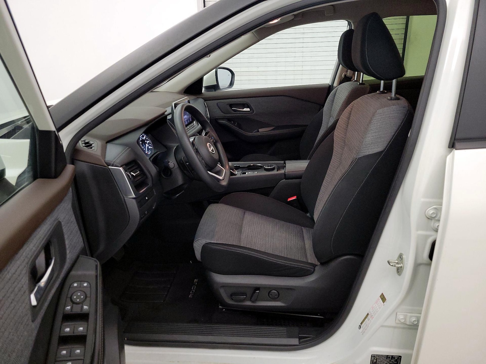 Power Seat(s) & Side Airbags