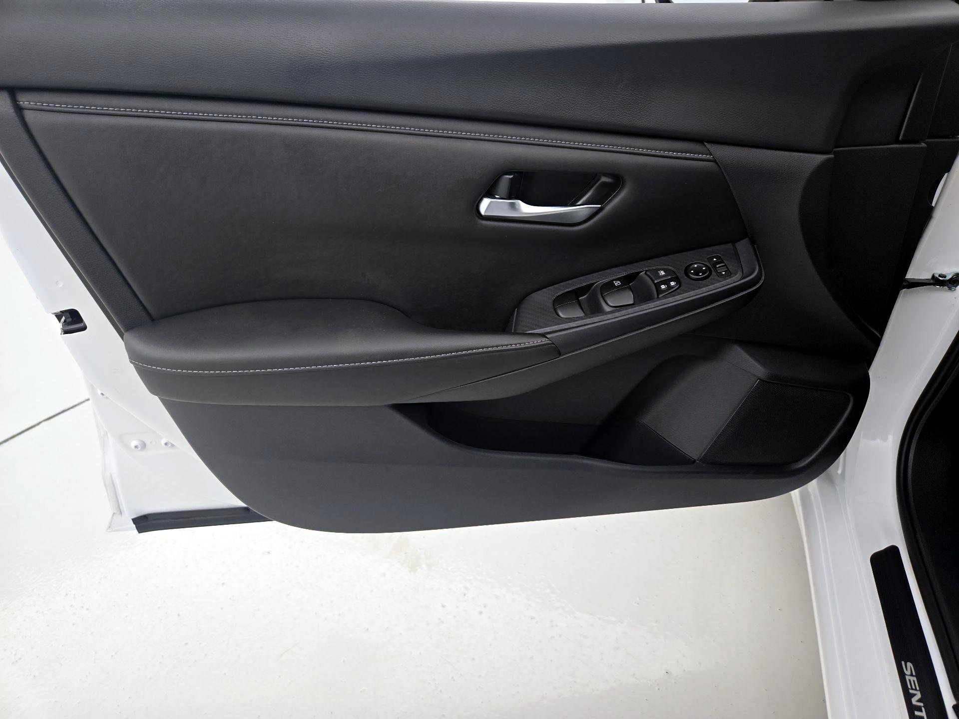 Thumbnail: 2023 Nissan Sentra - 12