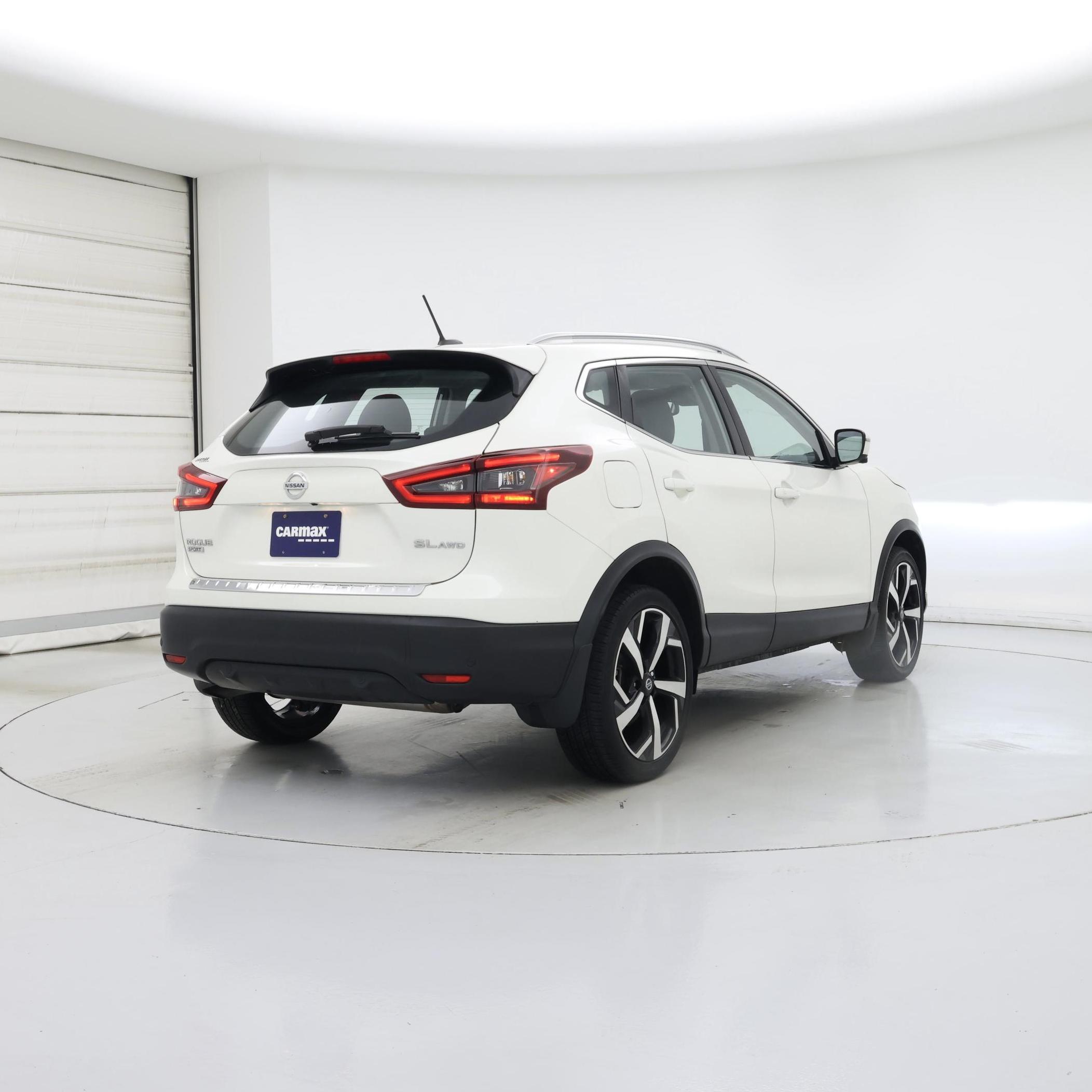 Thumbnail: 2022 Nissan Rogue Sport - 8