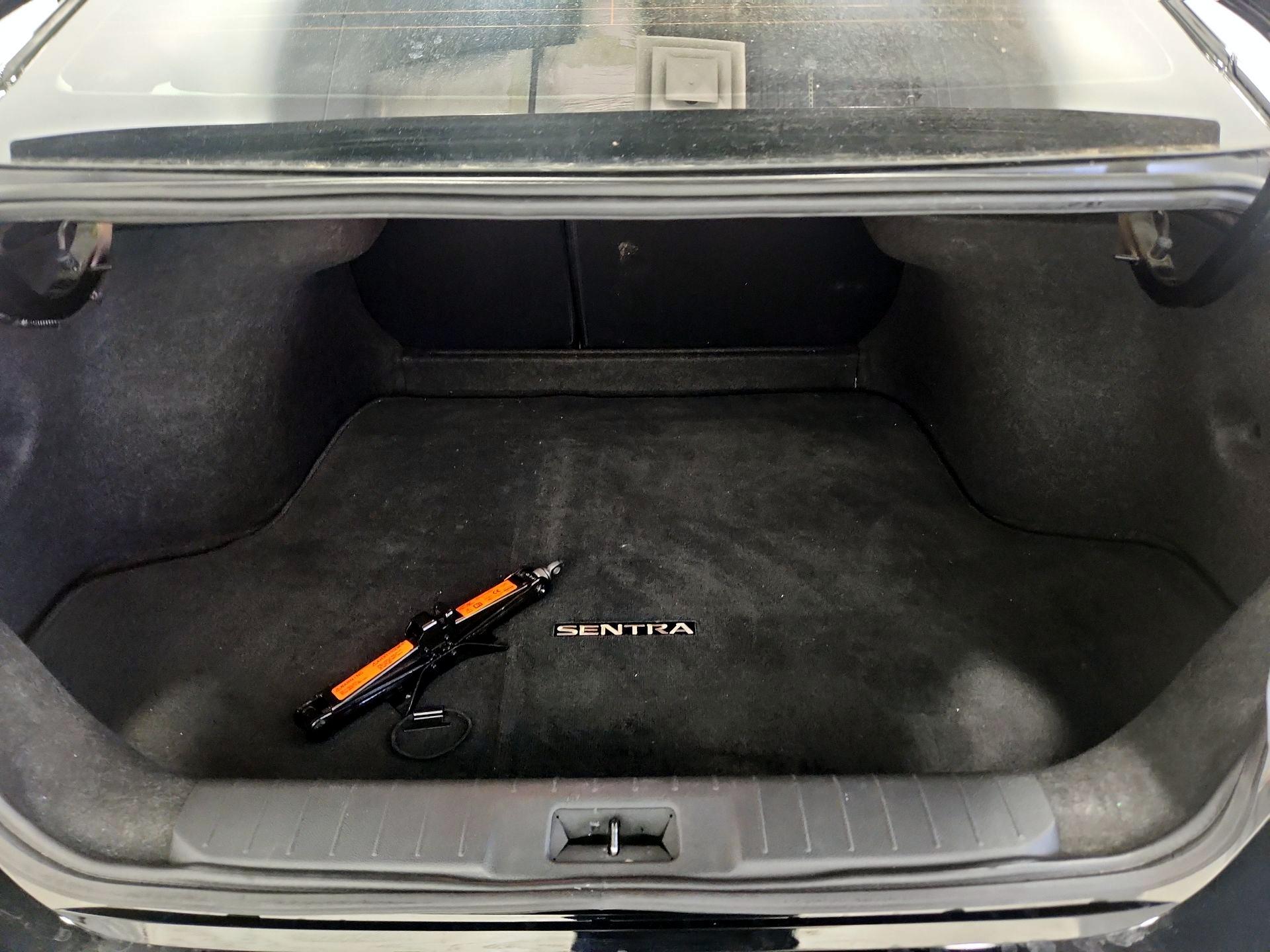 Thumbnail: 2023 Nissan Sentra - 20