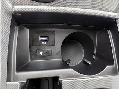 USB/AUX Ports