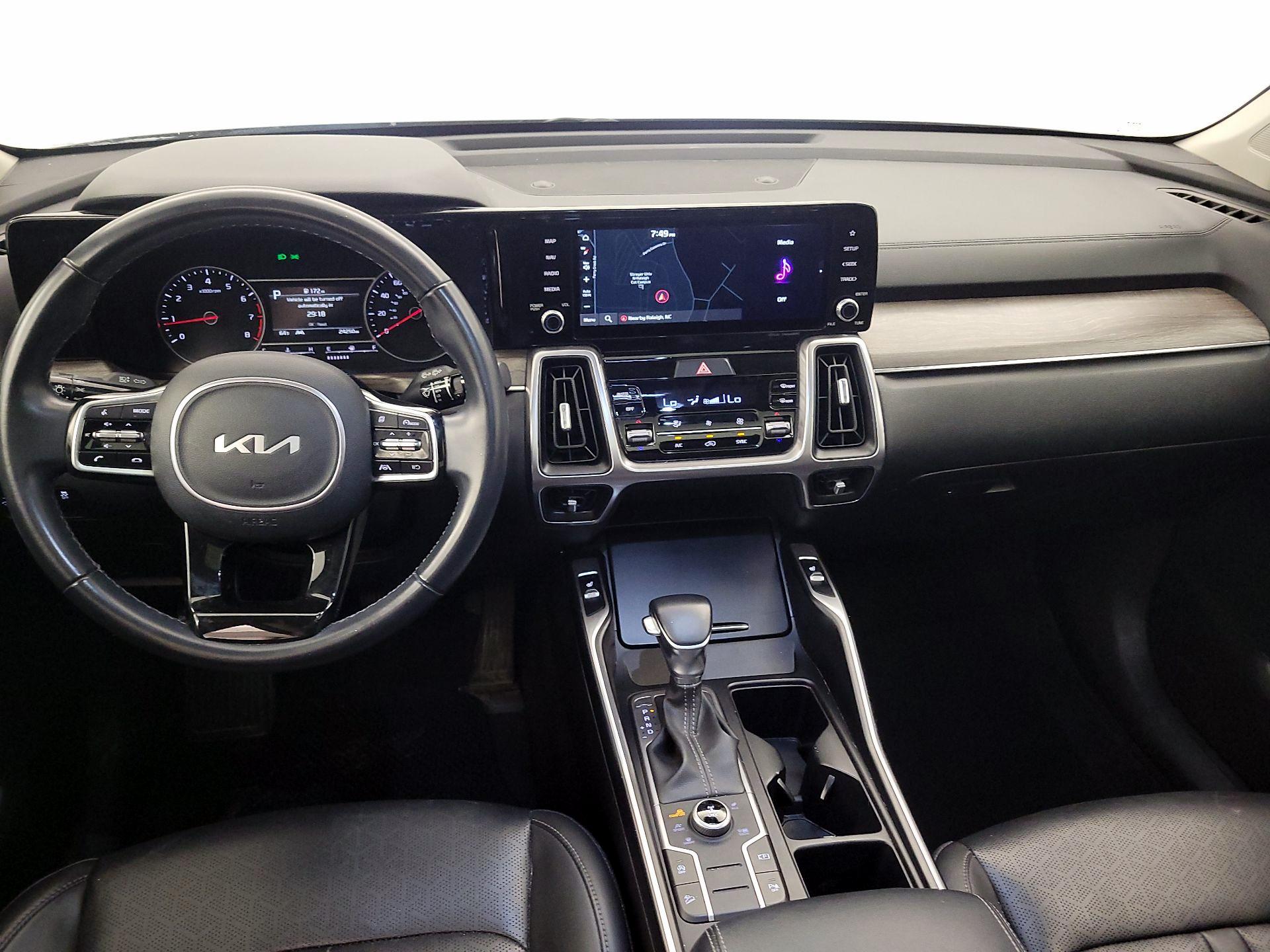 Thumbnail: 2023 Kia Sorento - 9