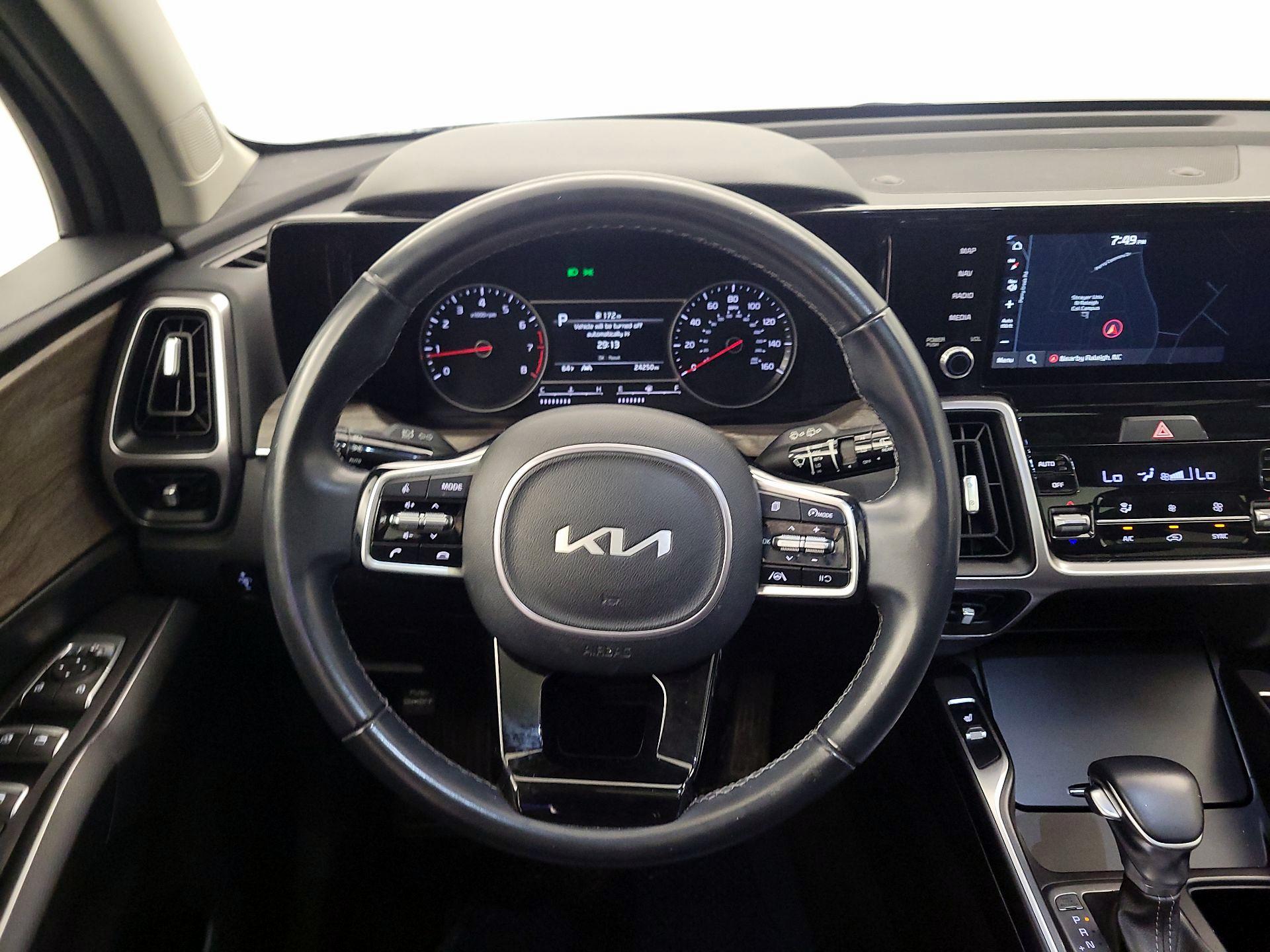 Thumbnail: 2023 Kia Sorento - 10