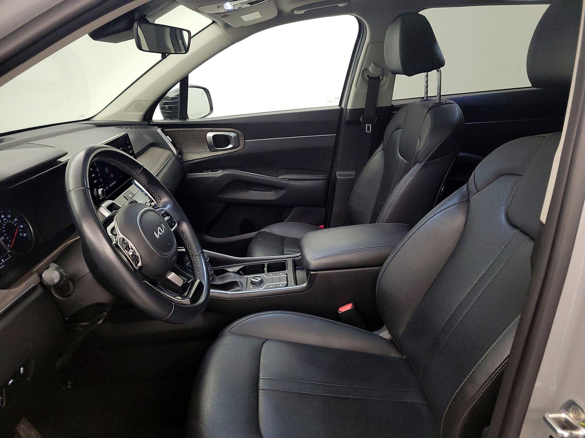 Thumbnail: 2023 Kia Sorento - 11