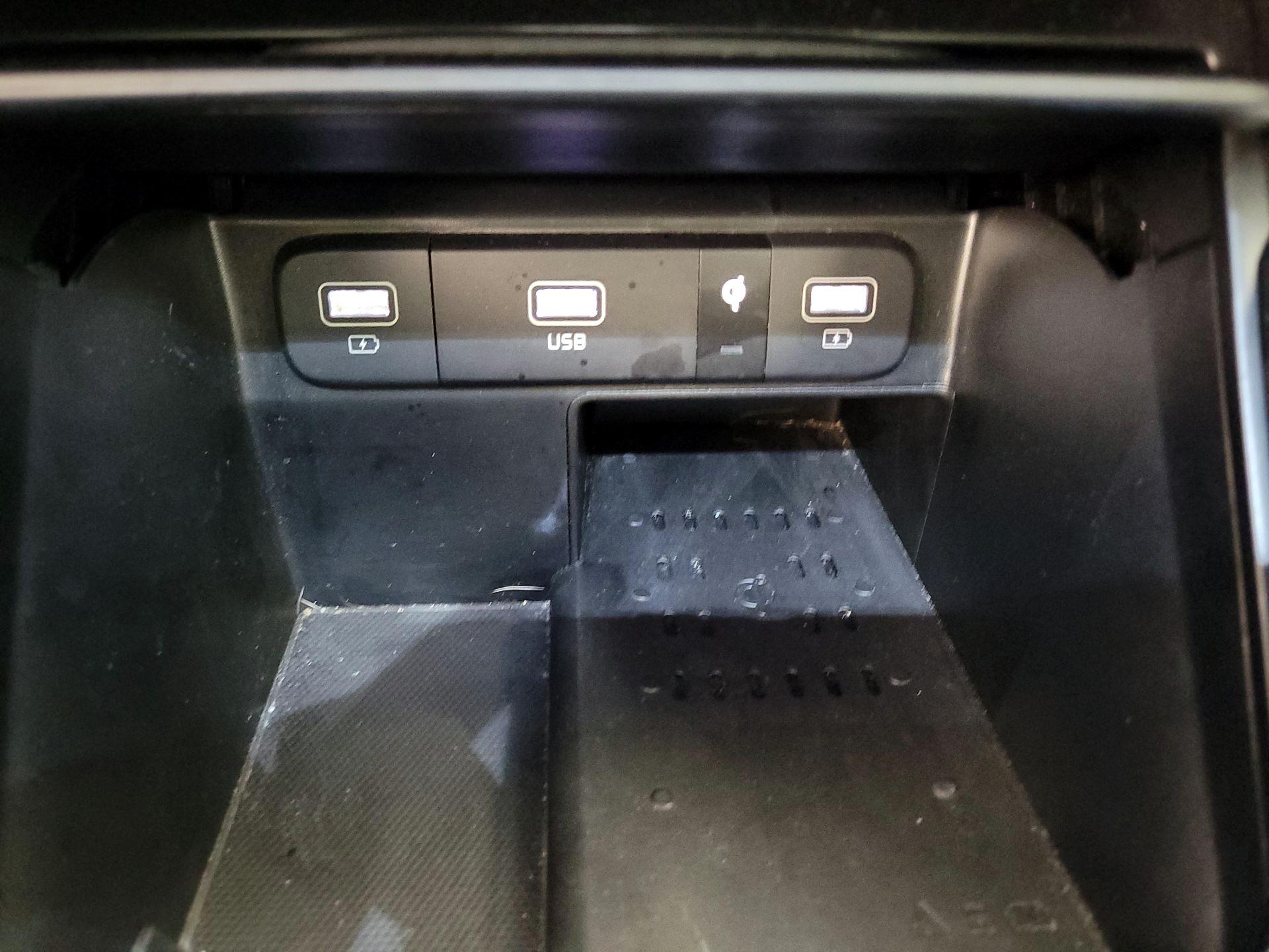 Thumbnail: 2023 Kia Sorento - 19