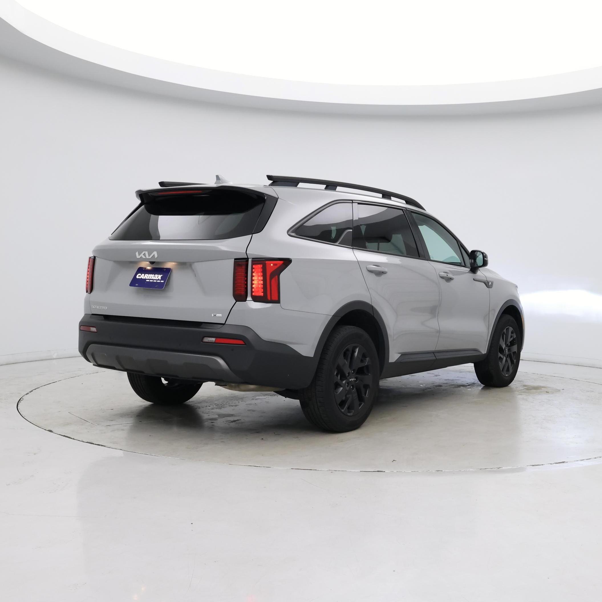 Thumbnail: 2023 Kia Sorento - 8