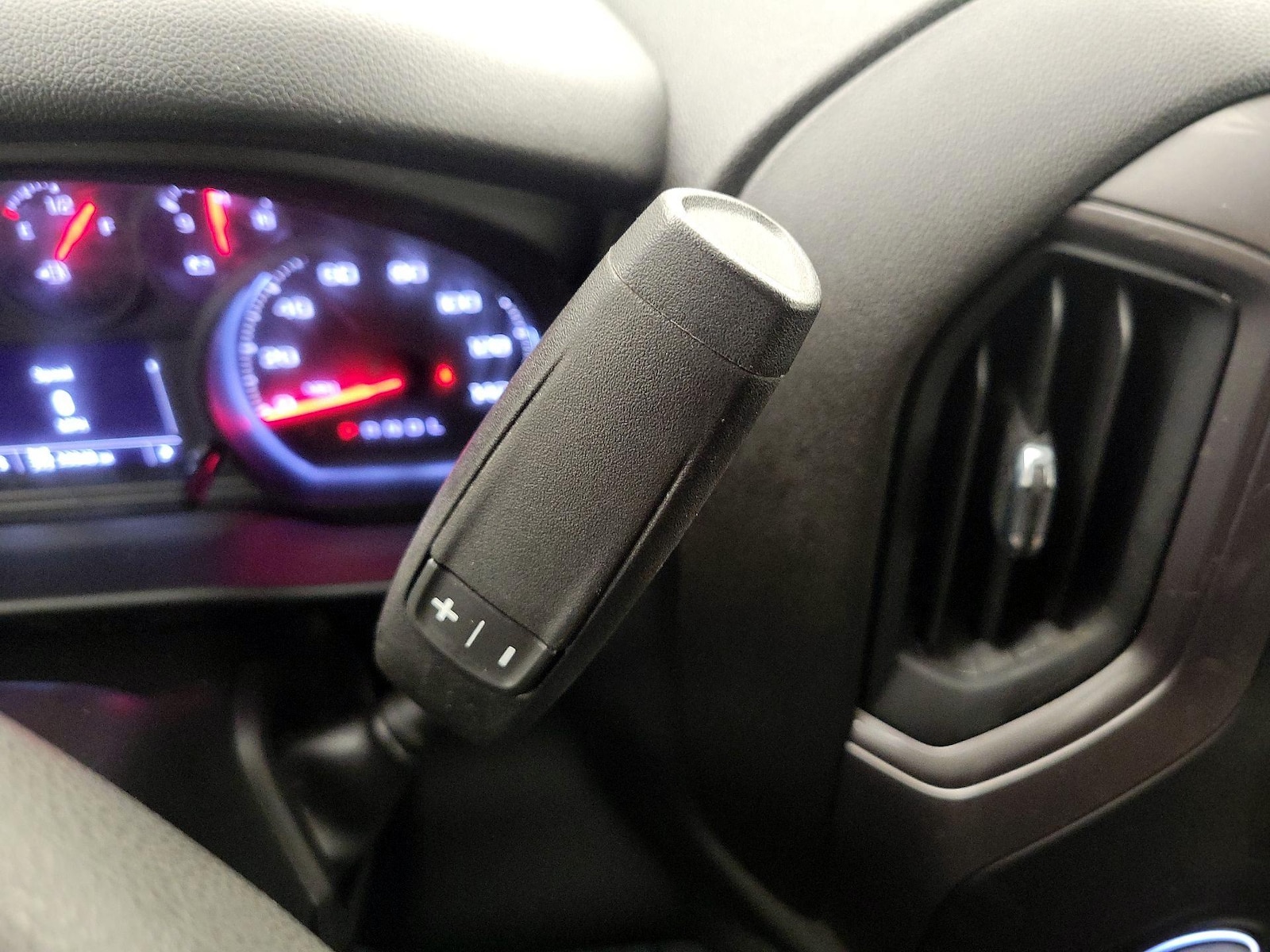 2023 Chevrolet Silverado 1500 Custom - Photo 18