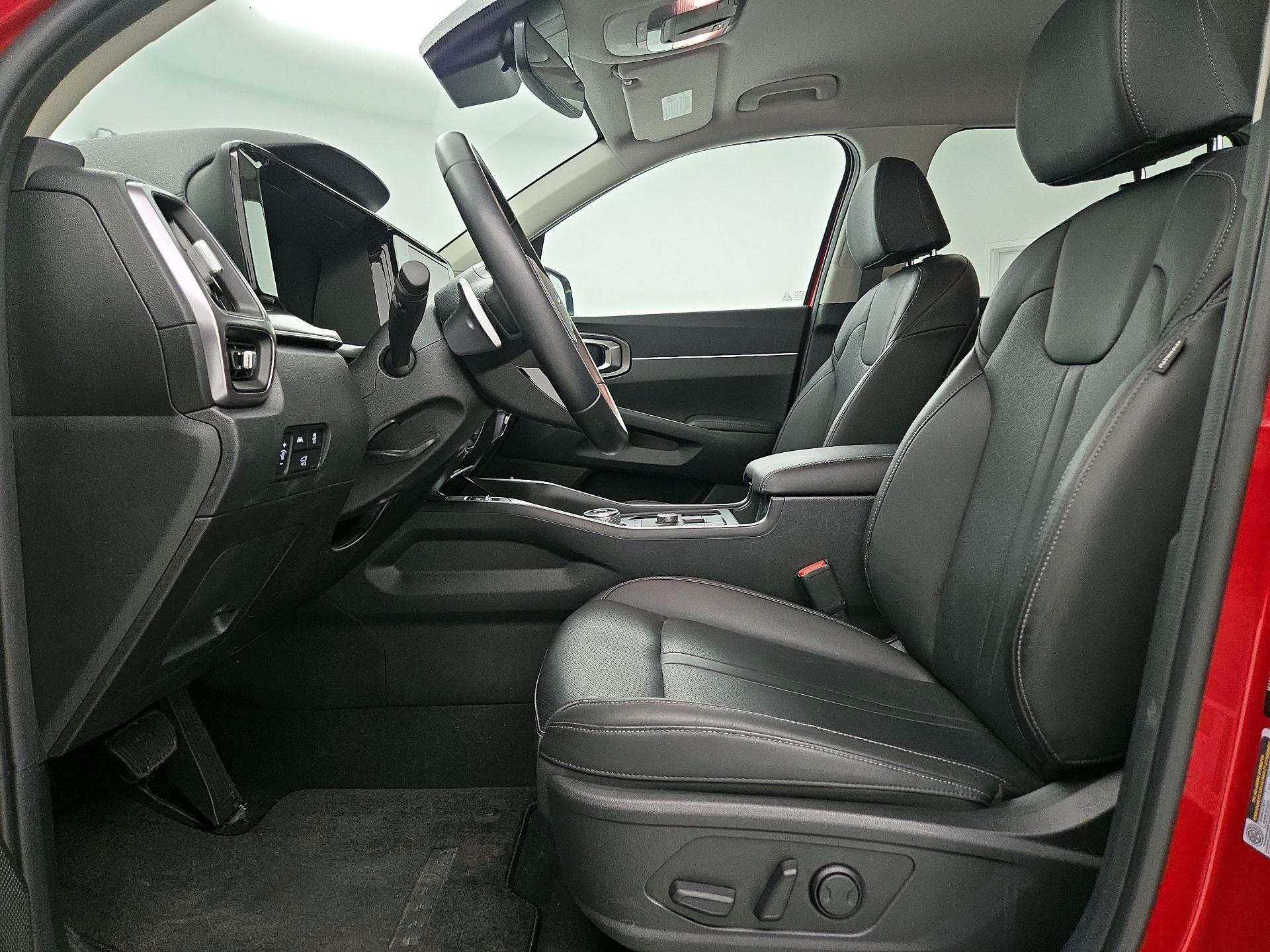Thumbnail: 2023 Kia Sorento - 11