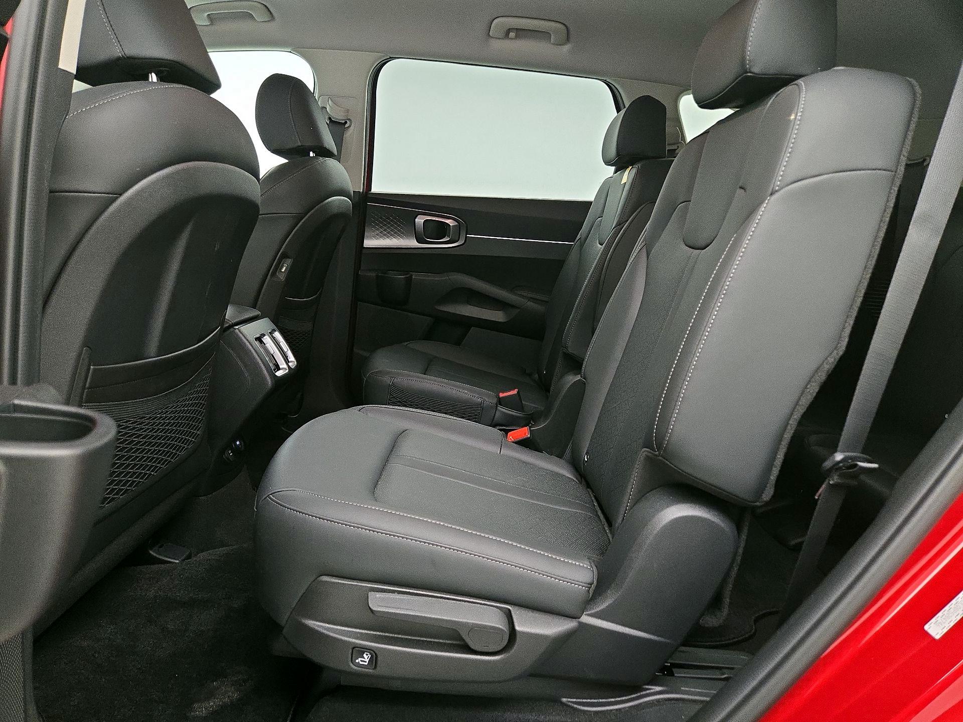 Thumbnail: 2023 Kia Sorento - 20
