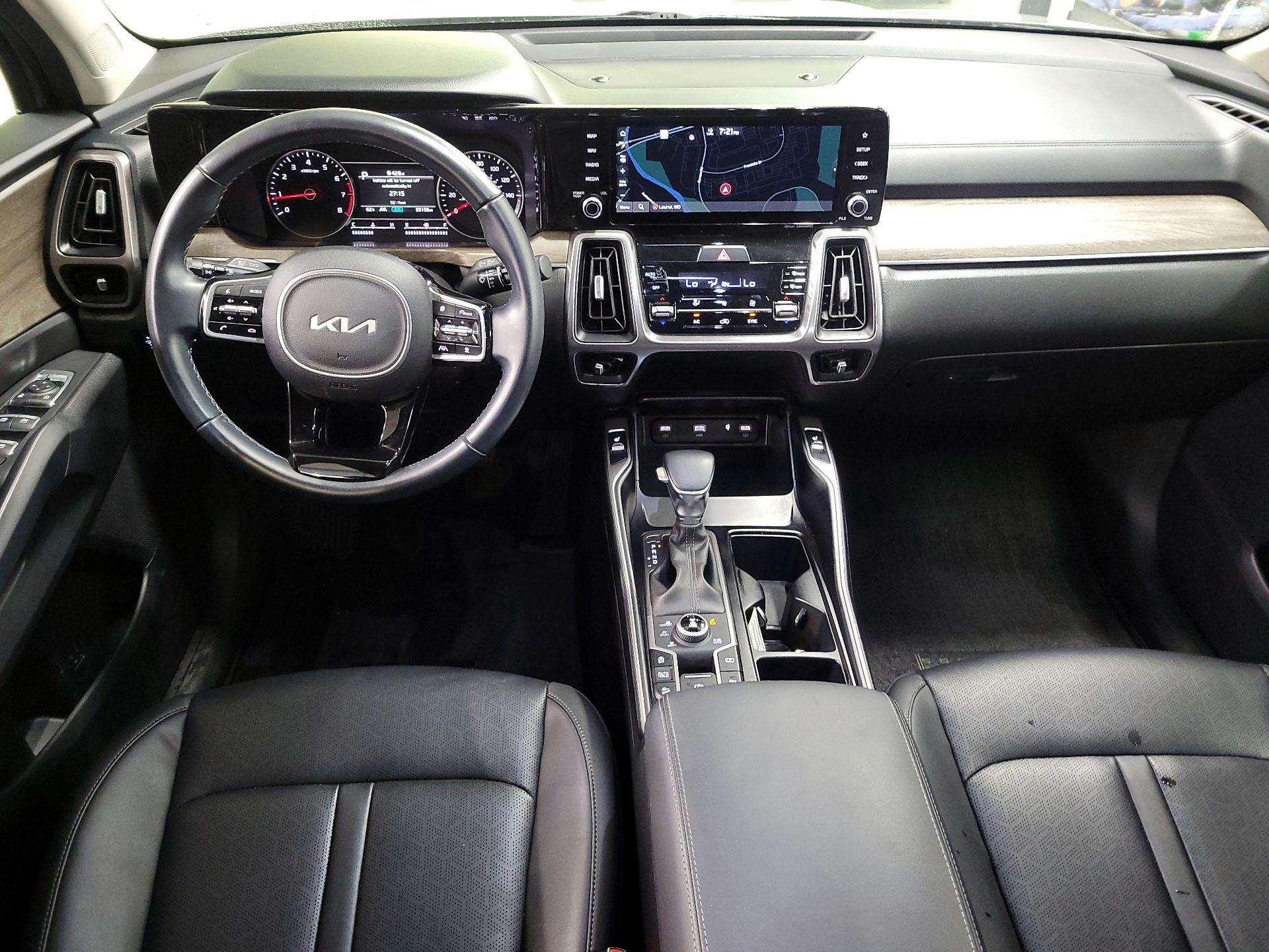 Thumbnail: 2022 Kia Sorento - 9
