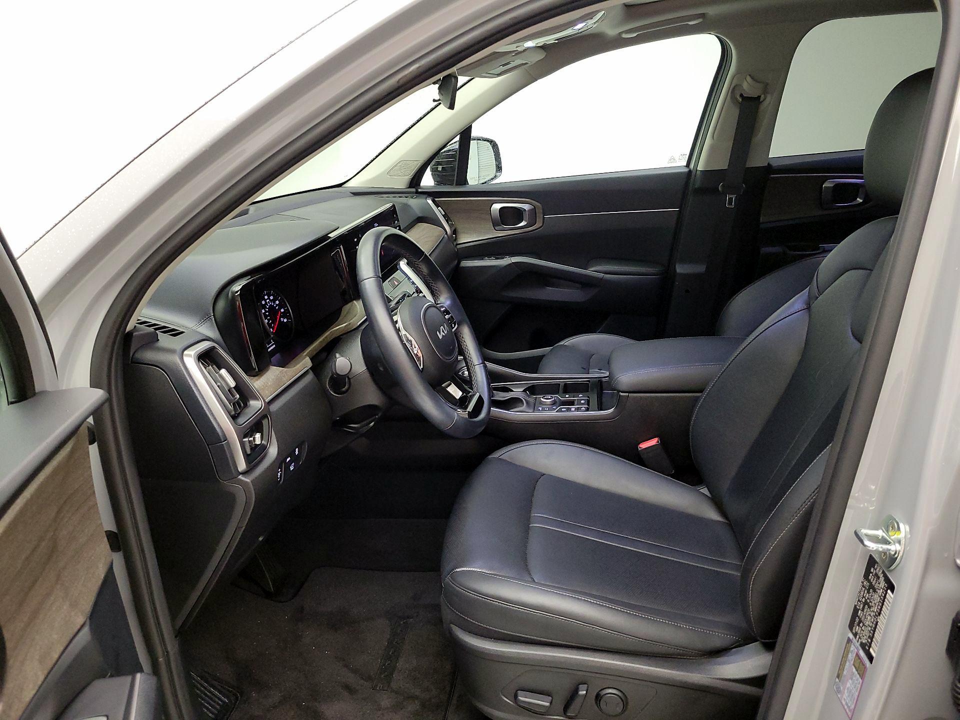Thumbnail: 2022 Kia Sorento - 11