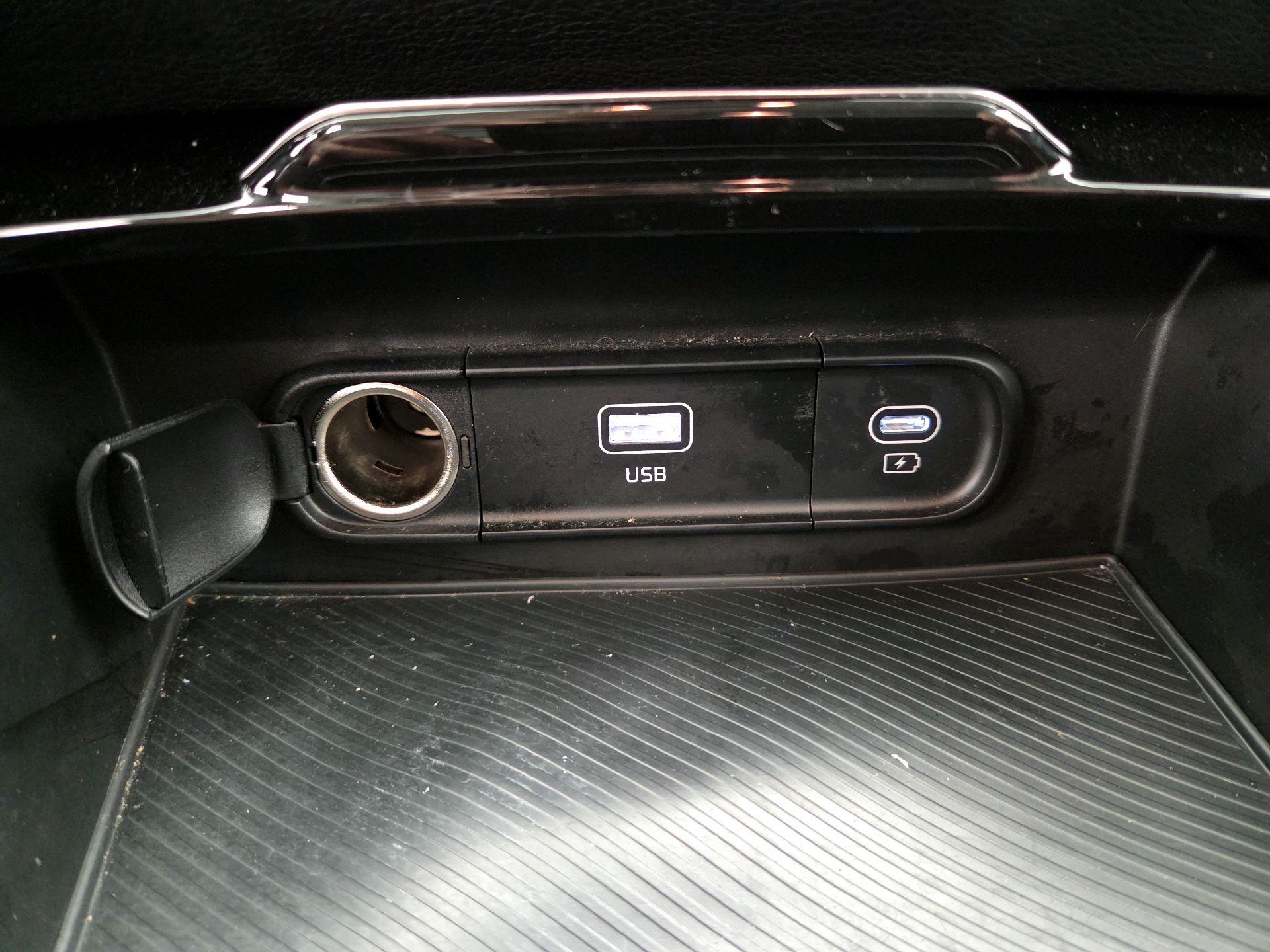 Thumbnail: 2023 Kia Sportage - 18