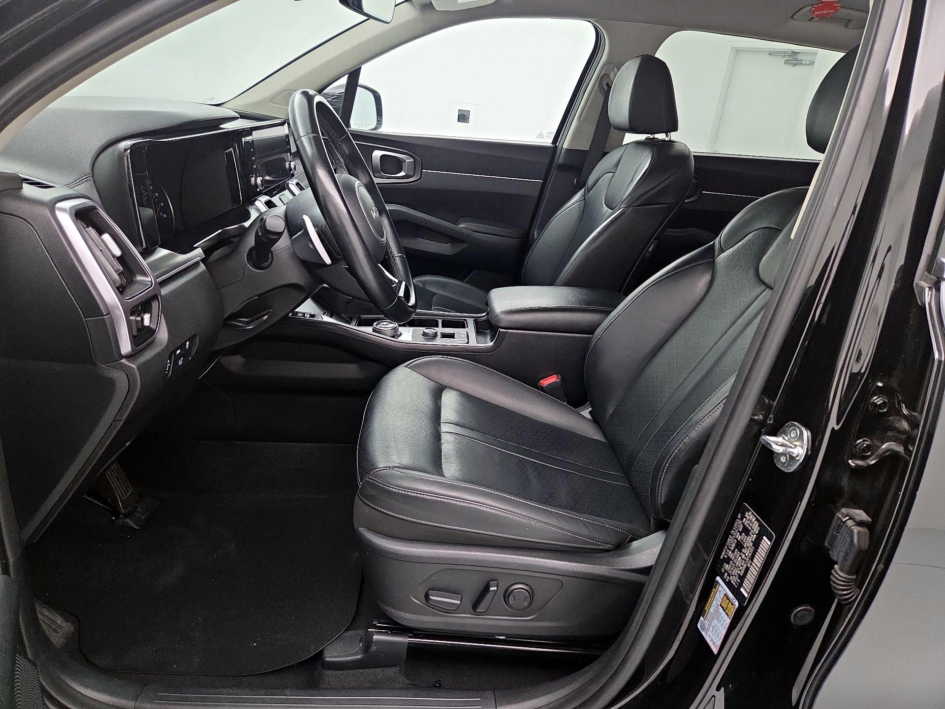 Thumbnail: 2023 Kia Sorento - 11