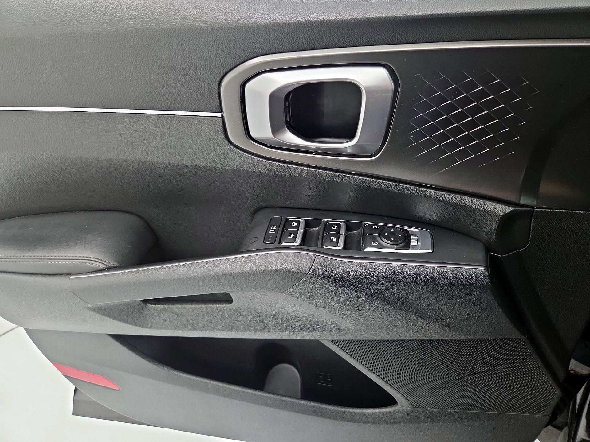 Thumbnail: 2023 Kia Sorento - 12