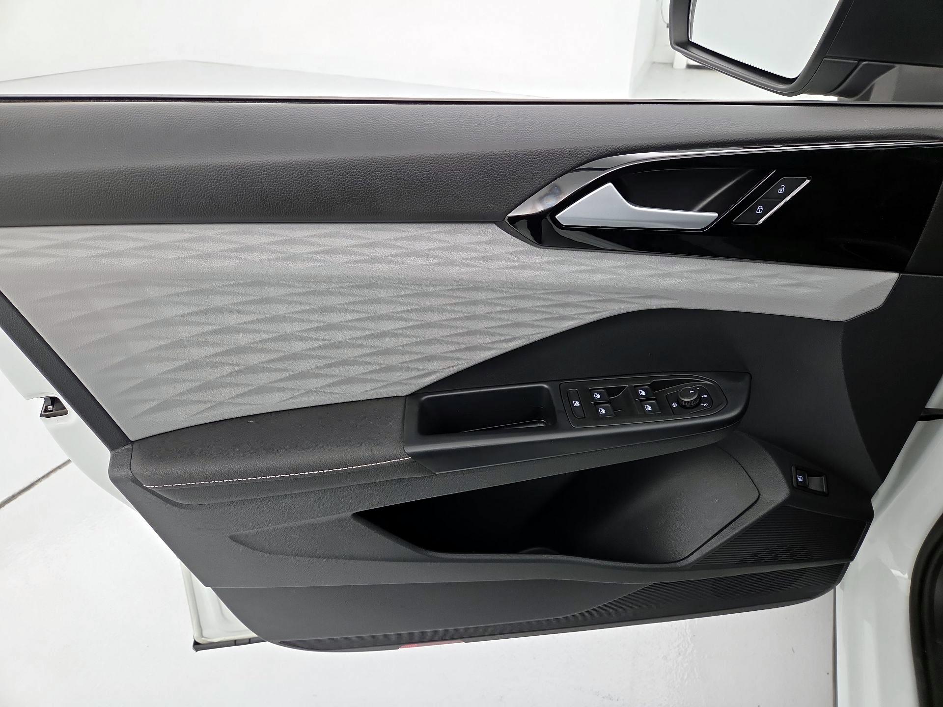 Thumbnail: 2024 Volkswagen Taos - 12