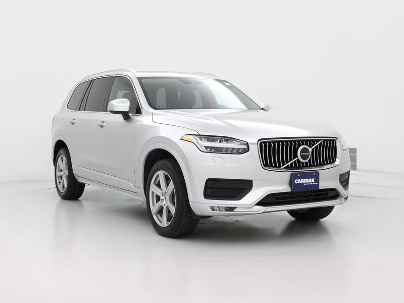 2022 Volvo XC90 T6 Momentum