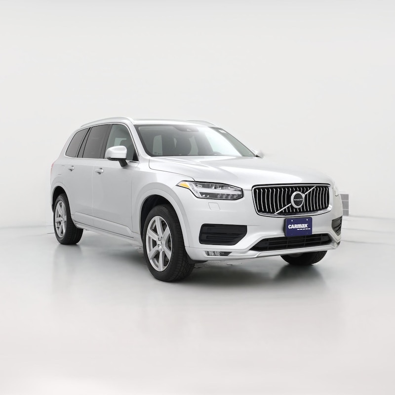 2022 Volvo XC90 T6 Momentum