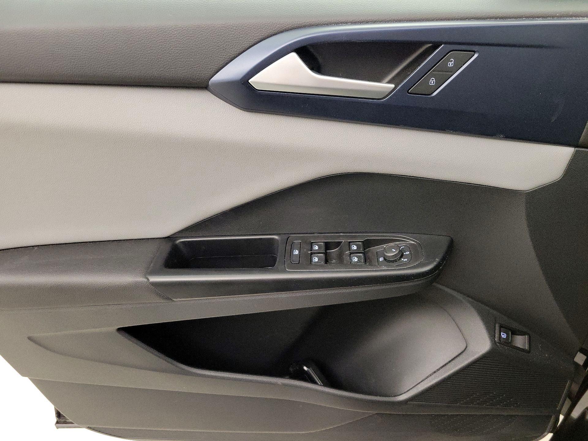 Thumbnail: 2023 Volkswagen Taos - 12
