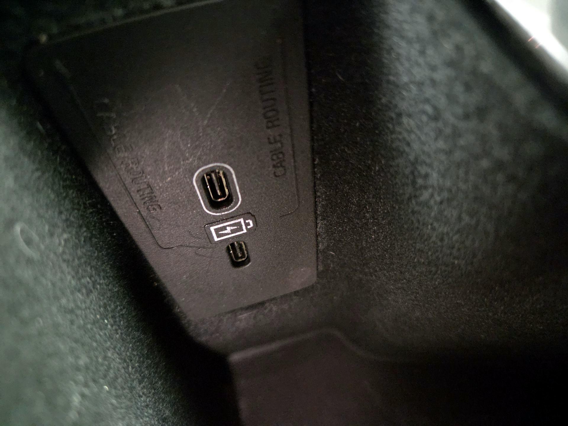 Thumbnail: 2022 Volvo XC60 - 18