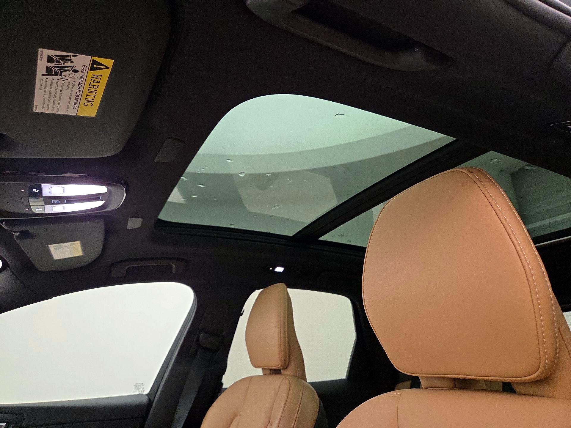 Thumbnail: 2022 Volvo XC60 - 19