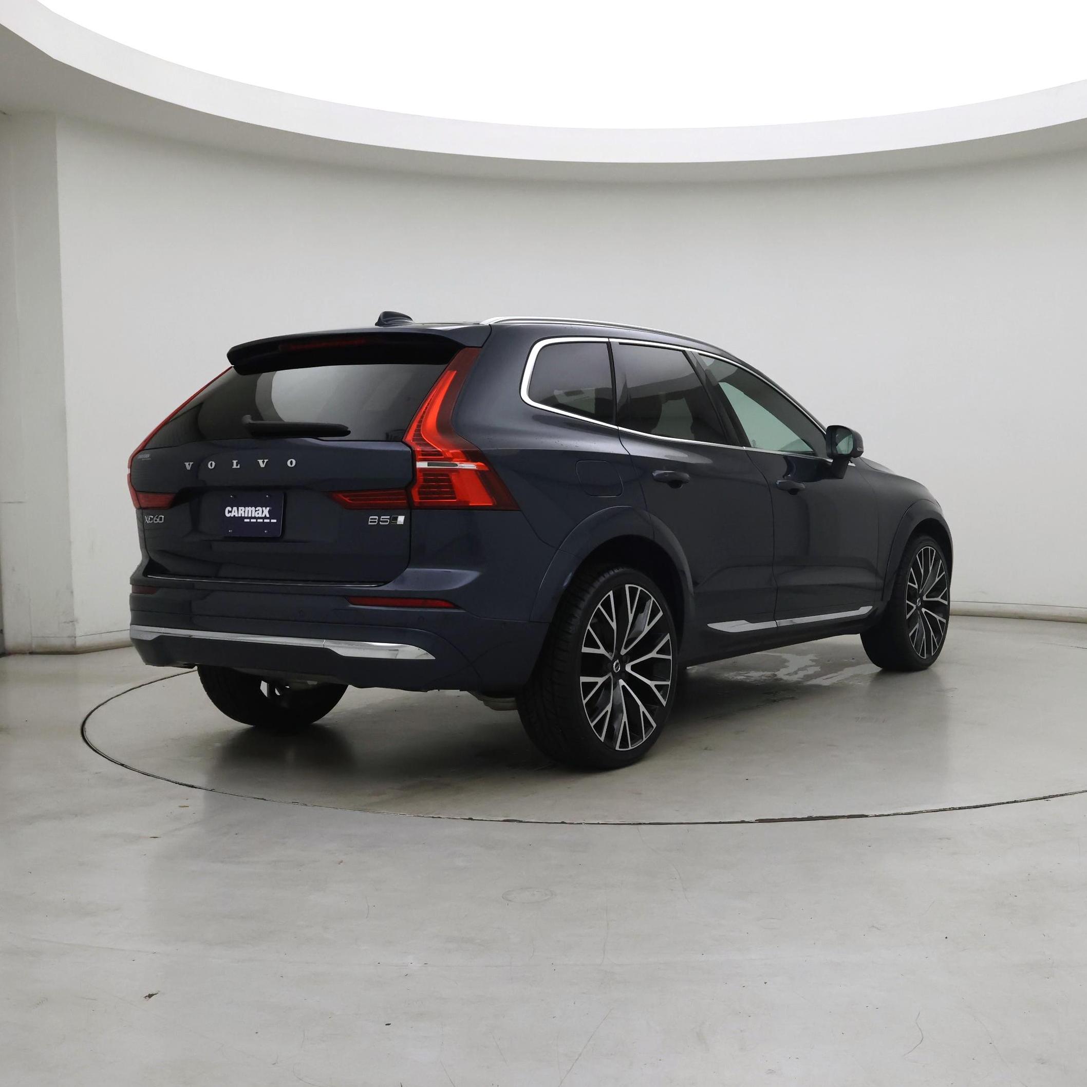 Thumbnail: 2022 Volvo XC60 - 8