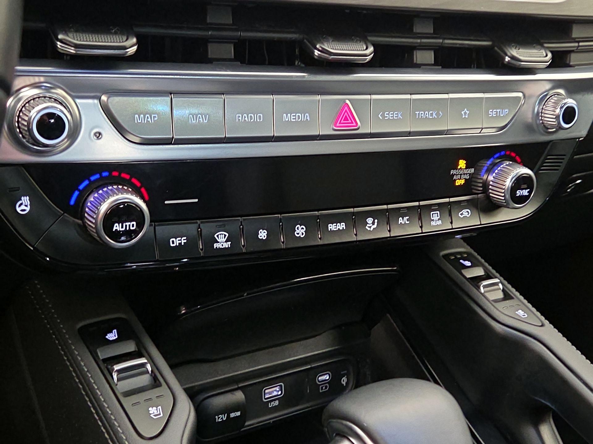 Thumbnail: 2023 Kia Telluride - 17