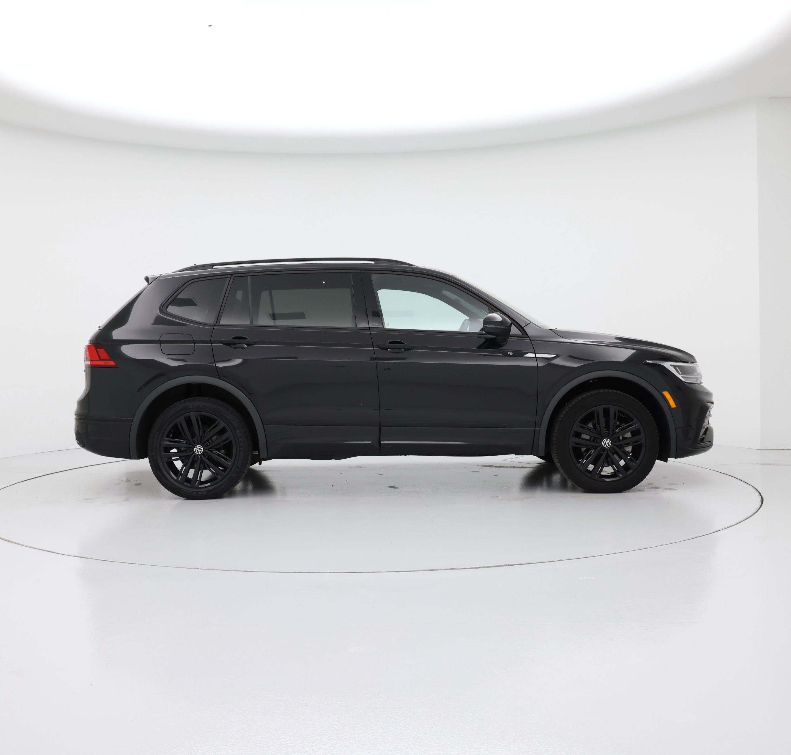 Thumbnail: 2022 Volkswagen Tiguan - 7