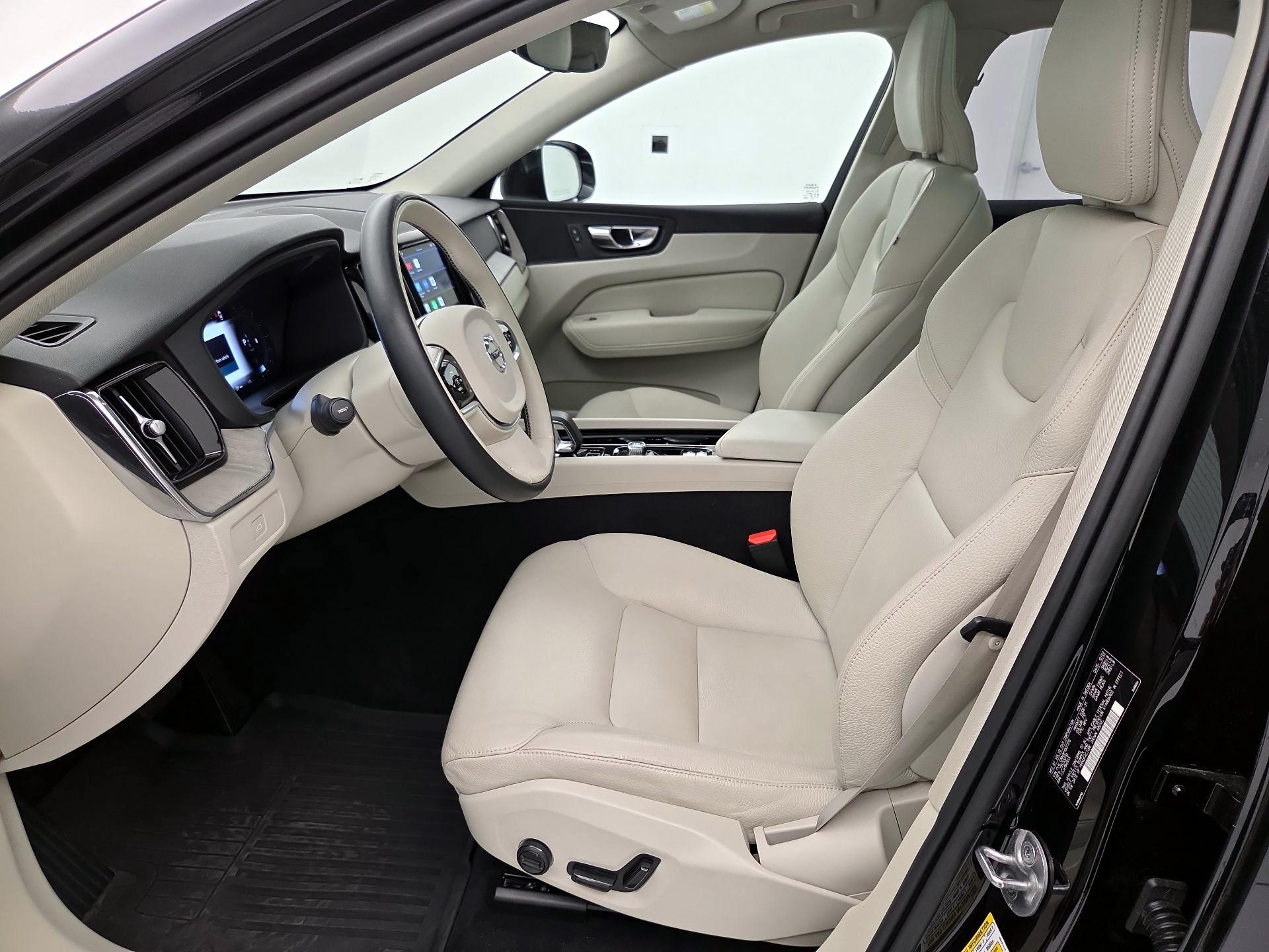 Thumbnail: 2023 Volvo XC60 - 11