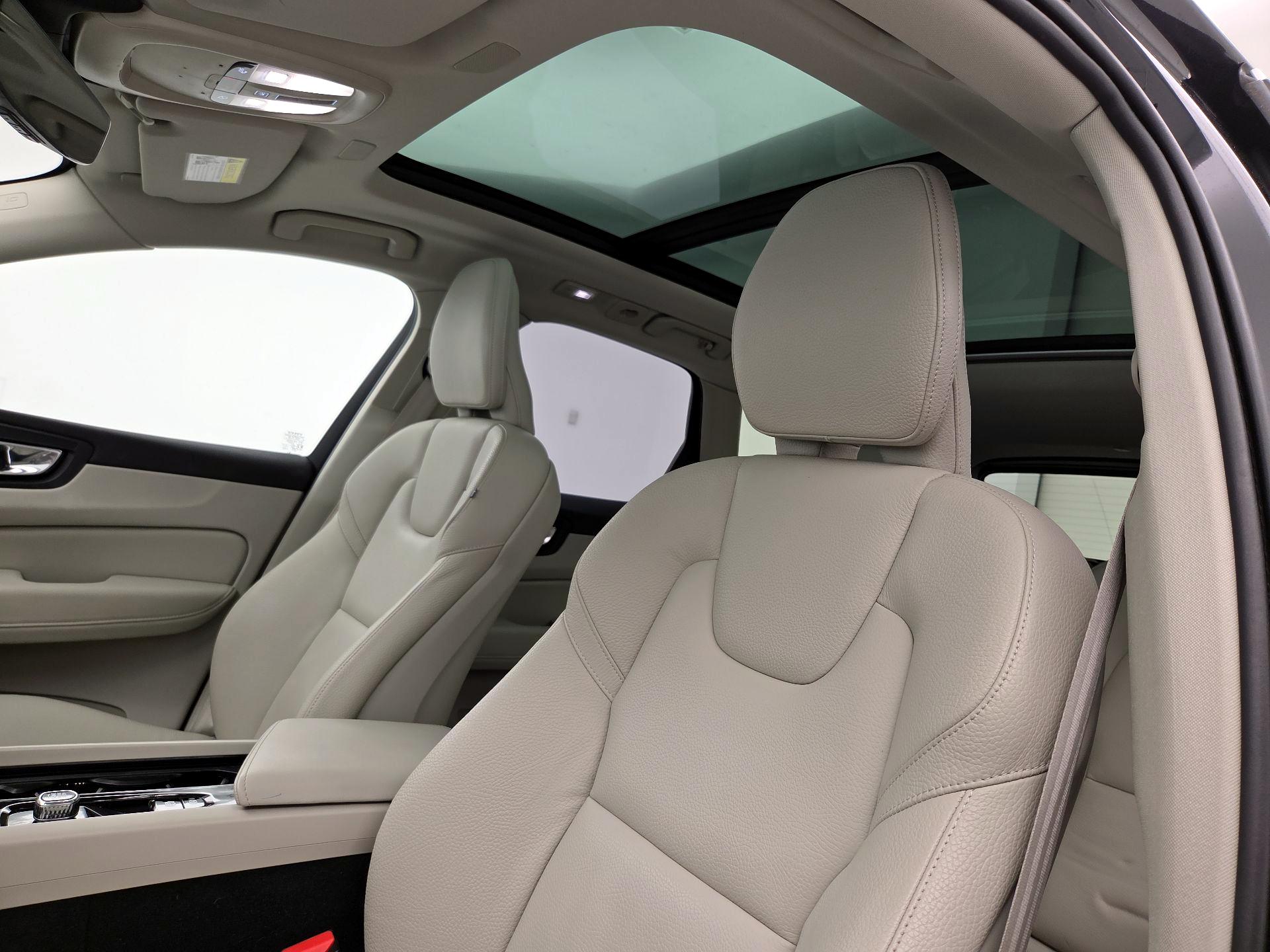 Thumbnail: 2023 Volvo XC60 - 19