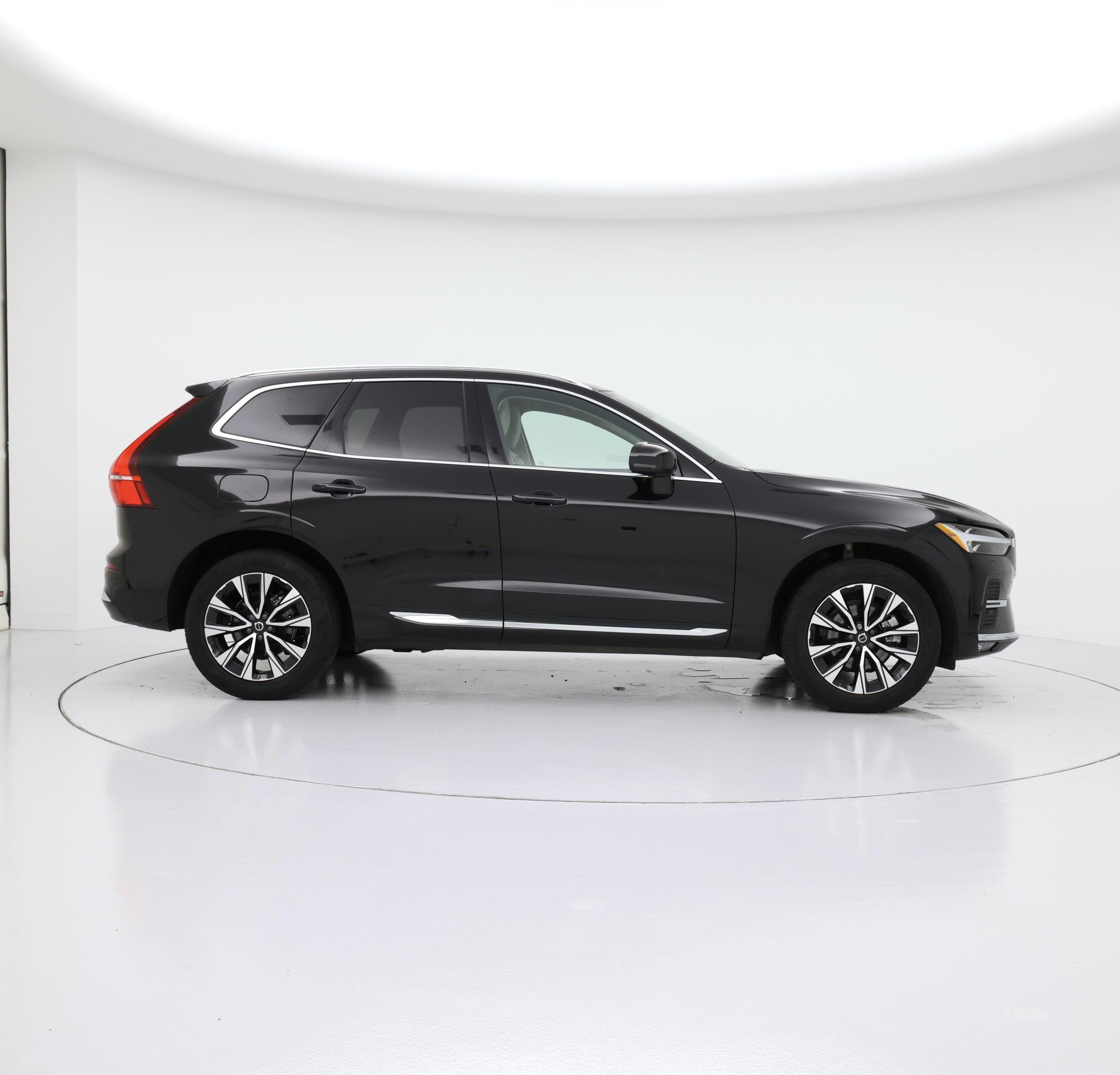 Thumbnail: 2023 Volvo XC60 - 7
