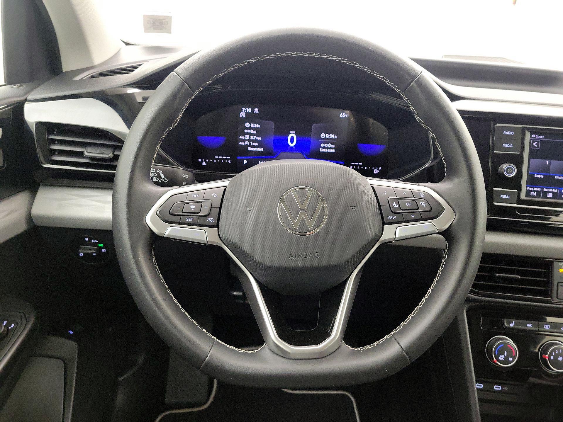 Thumbnail: 2023 Volkswagen Taos - 10