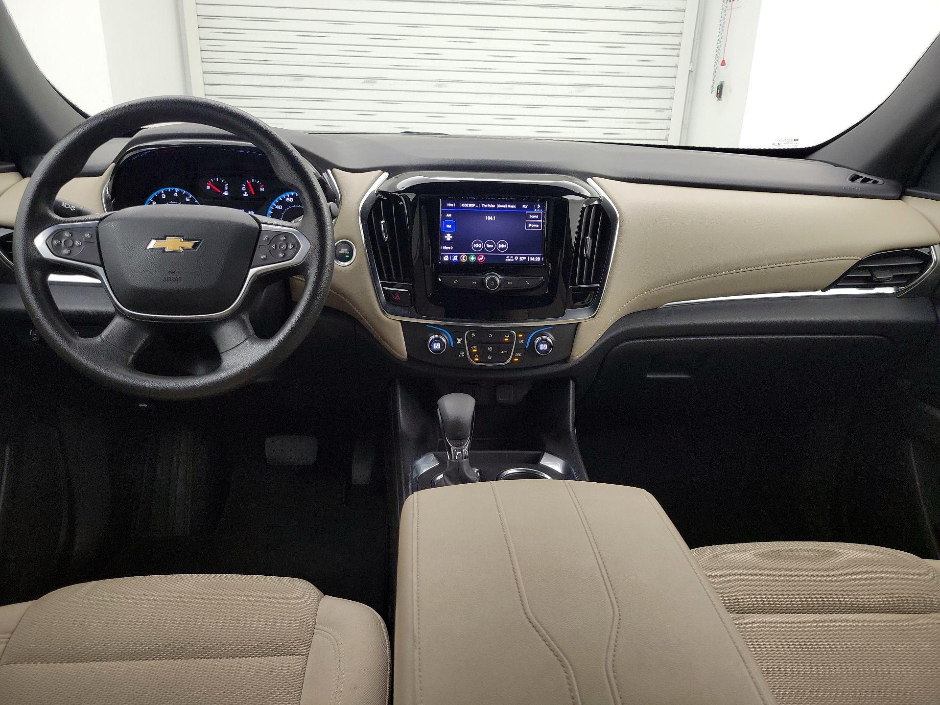 Thumbnail: 2023 Chevrolet Traverse - 9