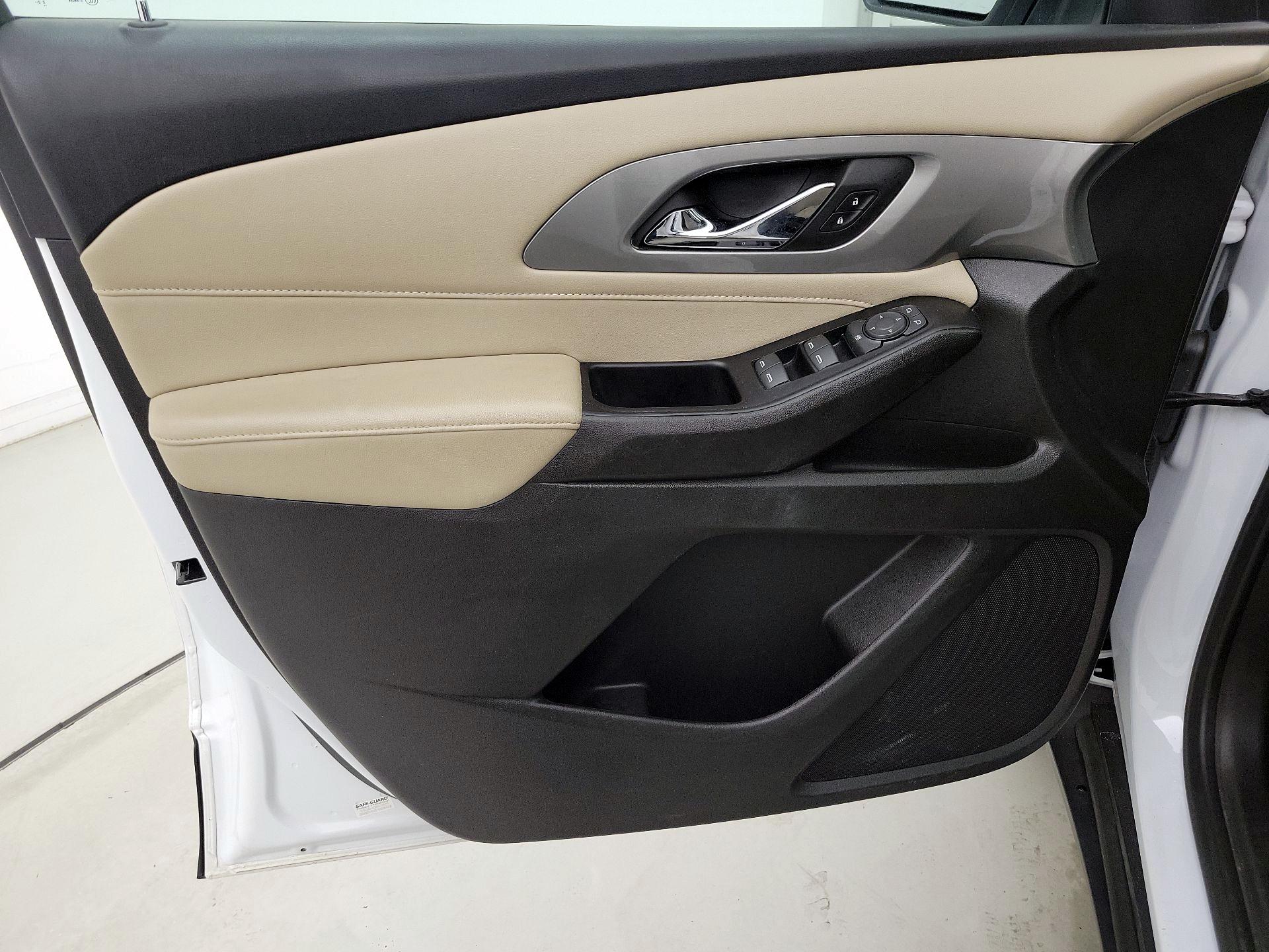 Thumbnail: 2023 Chevrolet Traverse - 12