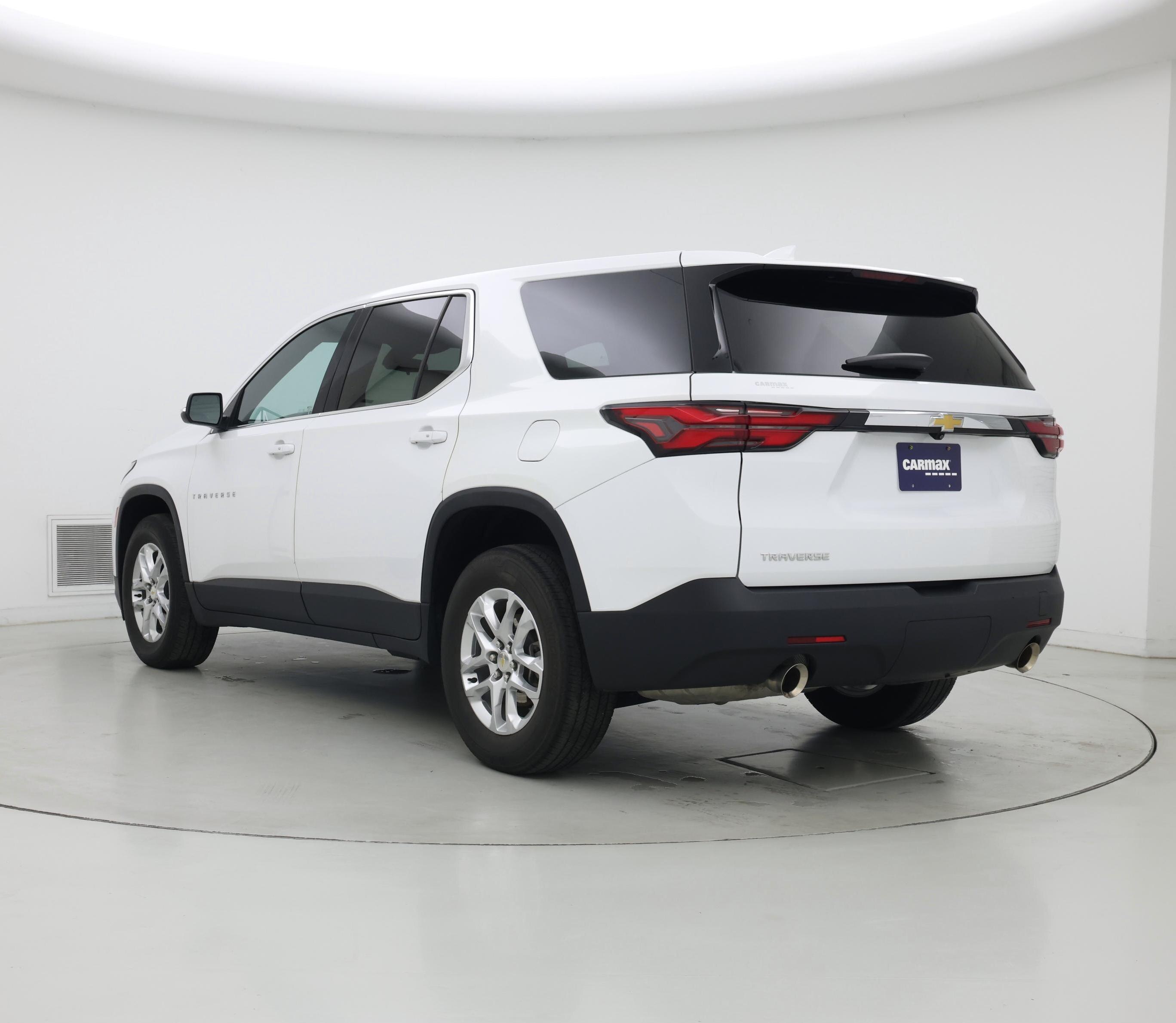 Thumbnail: 2023 Chevrolet Traverse - 2