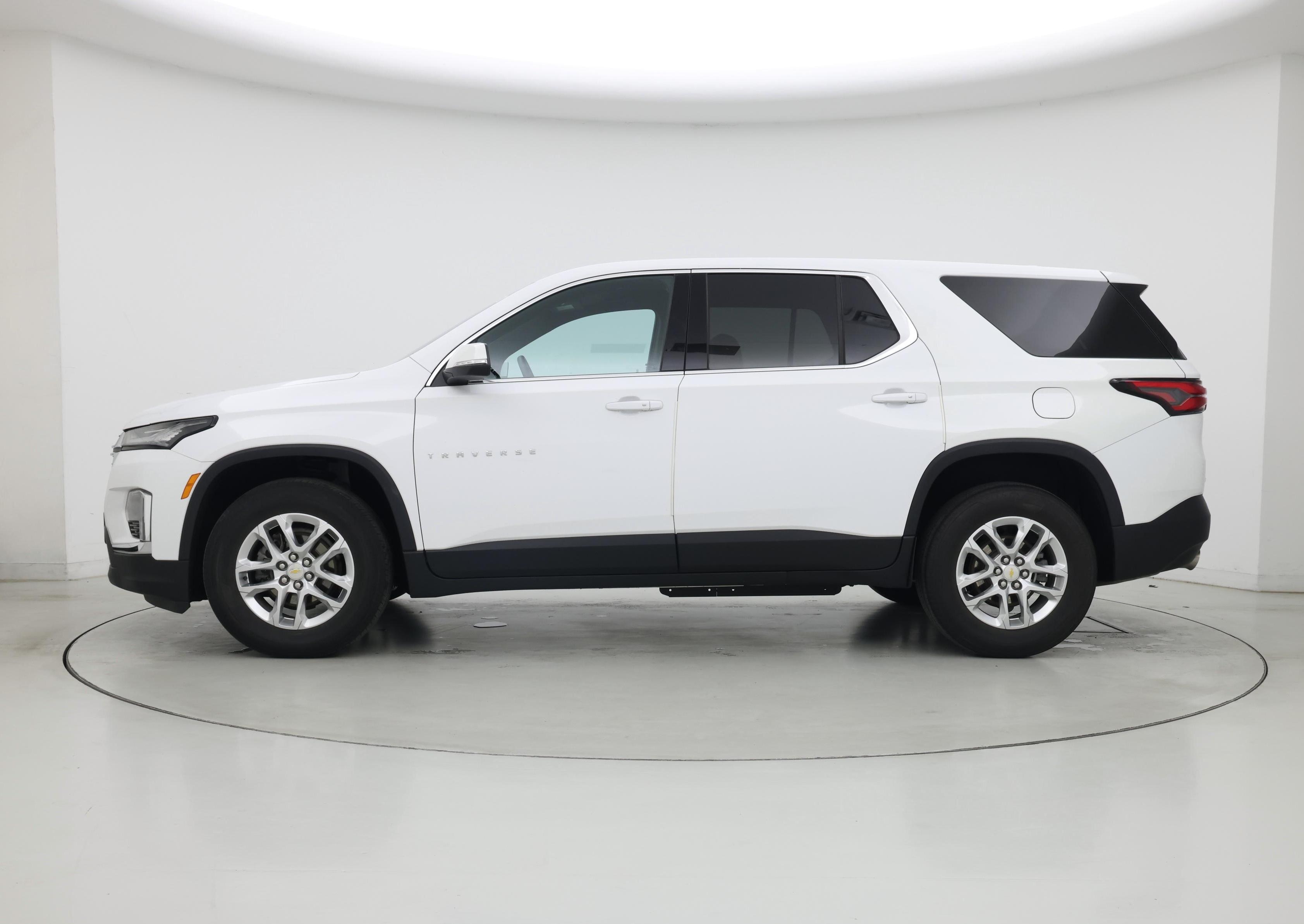 Thumbnail: 2023 Chevrolet Traverse - 3