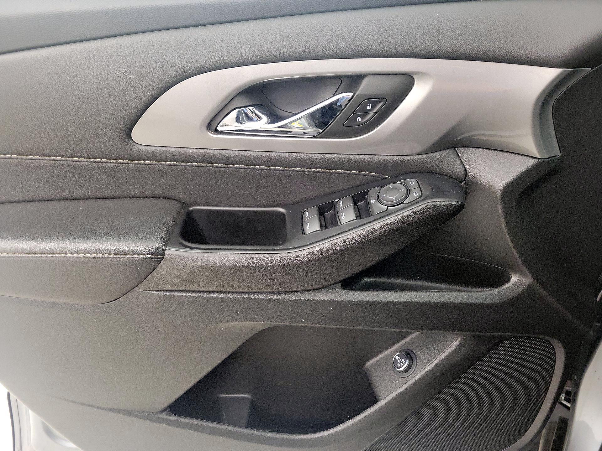 Thumbnail: 2023 Chevrolet Traverse - 12