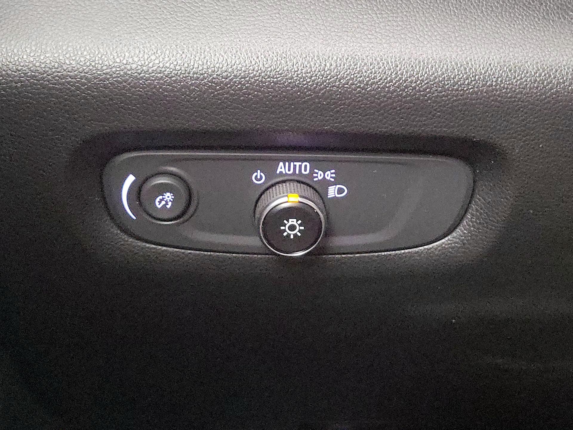 Thumbnail: 2023 Chevrolet Traverse - 13