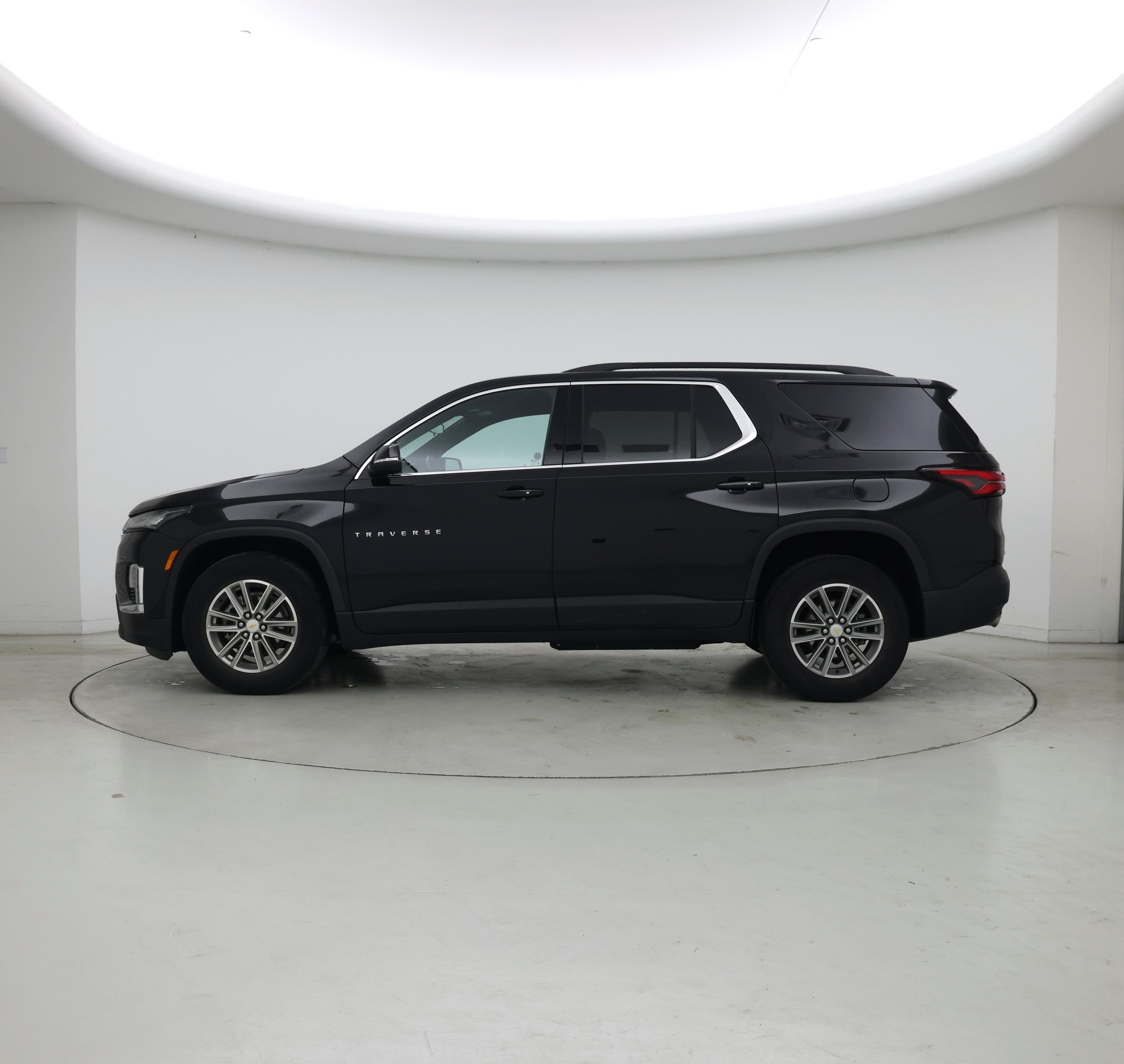 Thumbnail: 2023 Chevrolet Traverse - 3