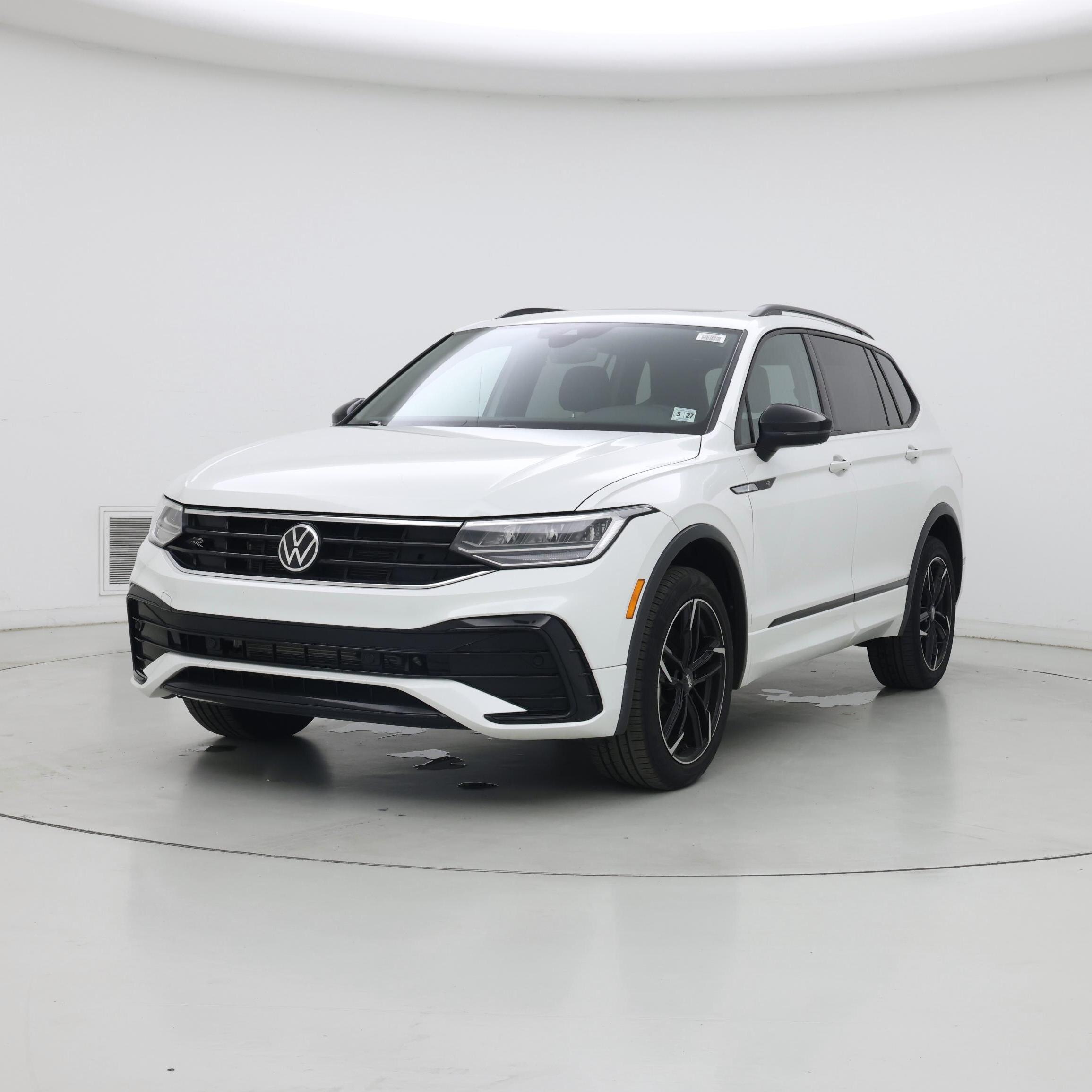 Thumbnail: 2022 Volkswagen Tiguan - 4