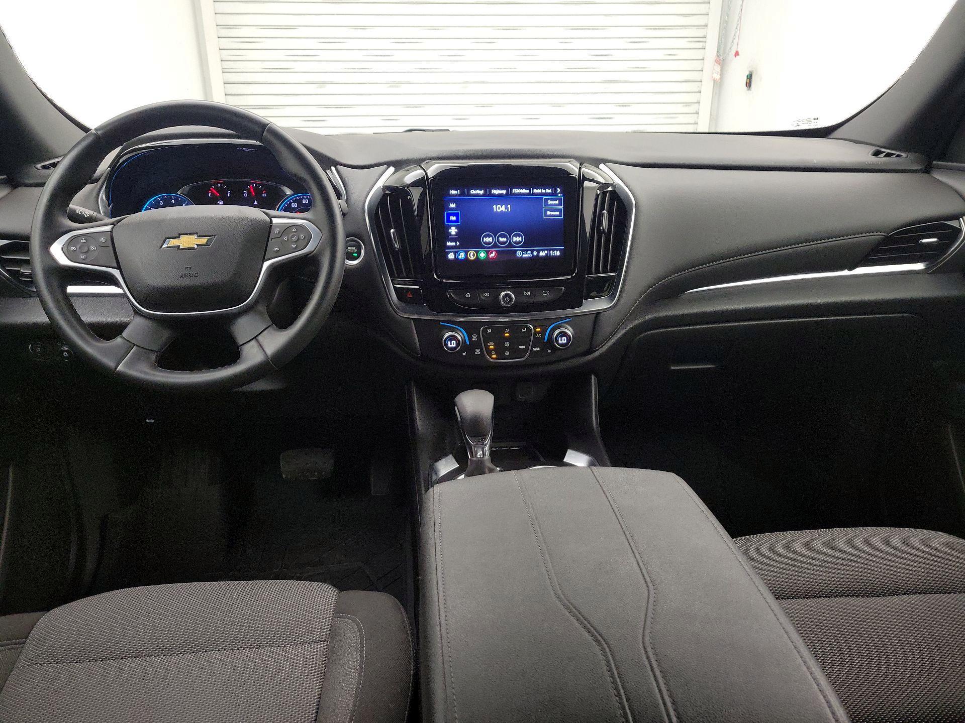 Thumbnail: 2023 Chevrolet Traverse - 9