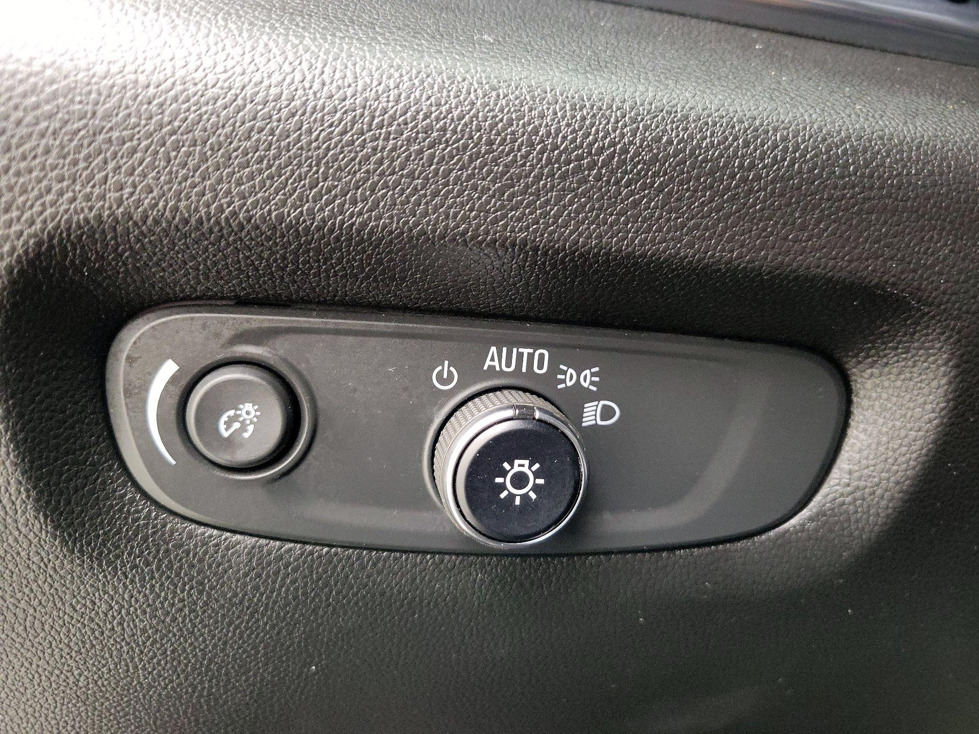 Thumbnail: 2023 Chevrolet Traverse - 13