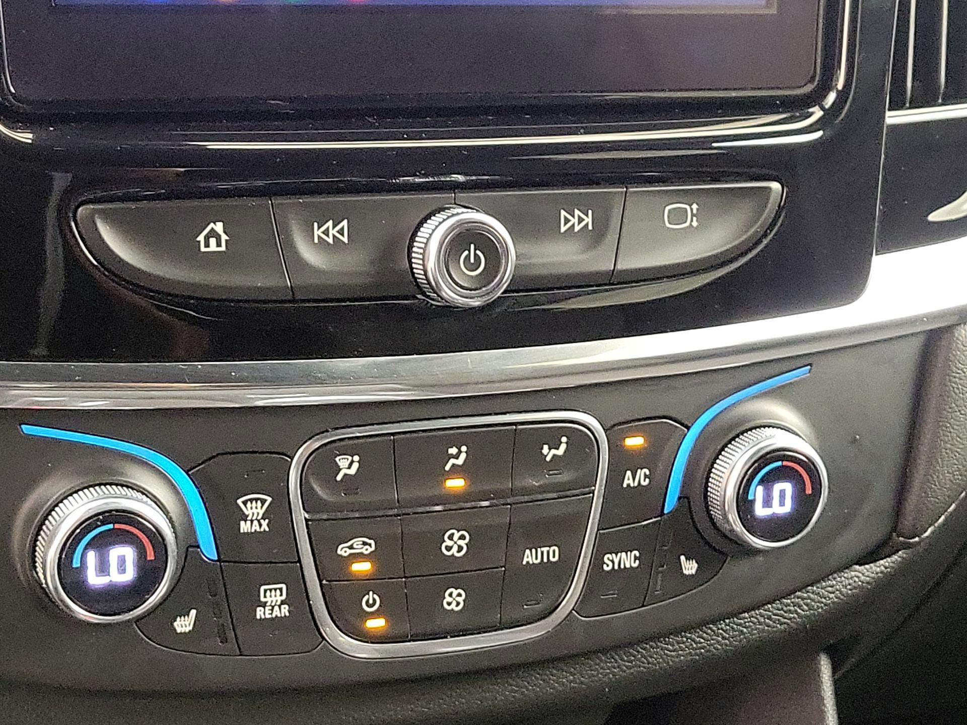 Thumbnail: 2023 Chevrolet Traverse - 16