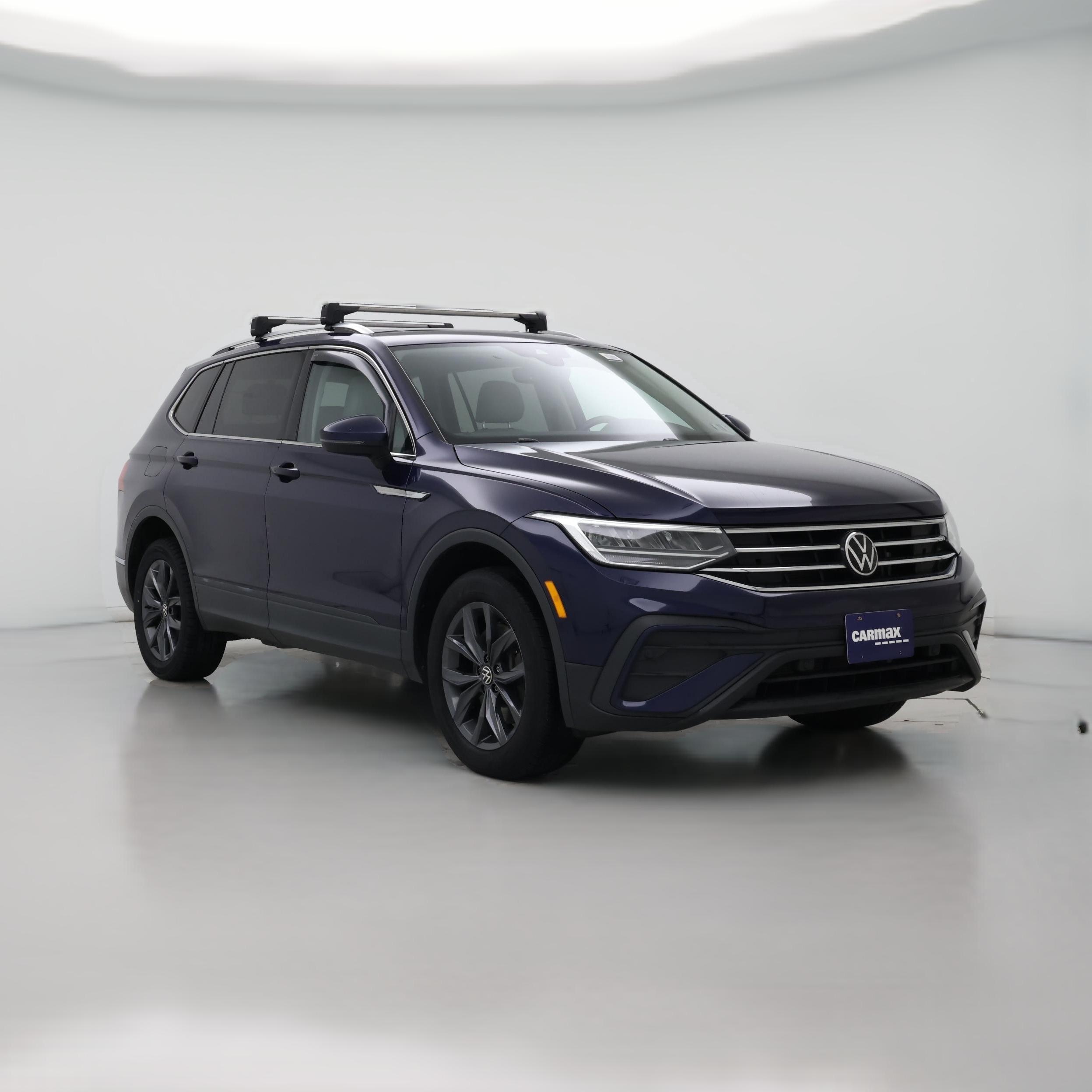Thumbnail: 2022 Volkswagen Tiguan - 1