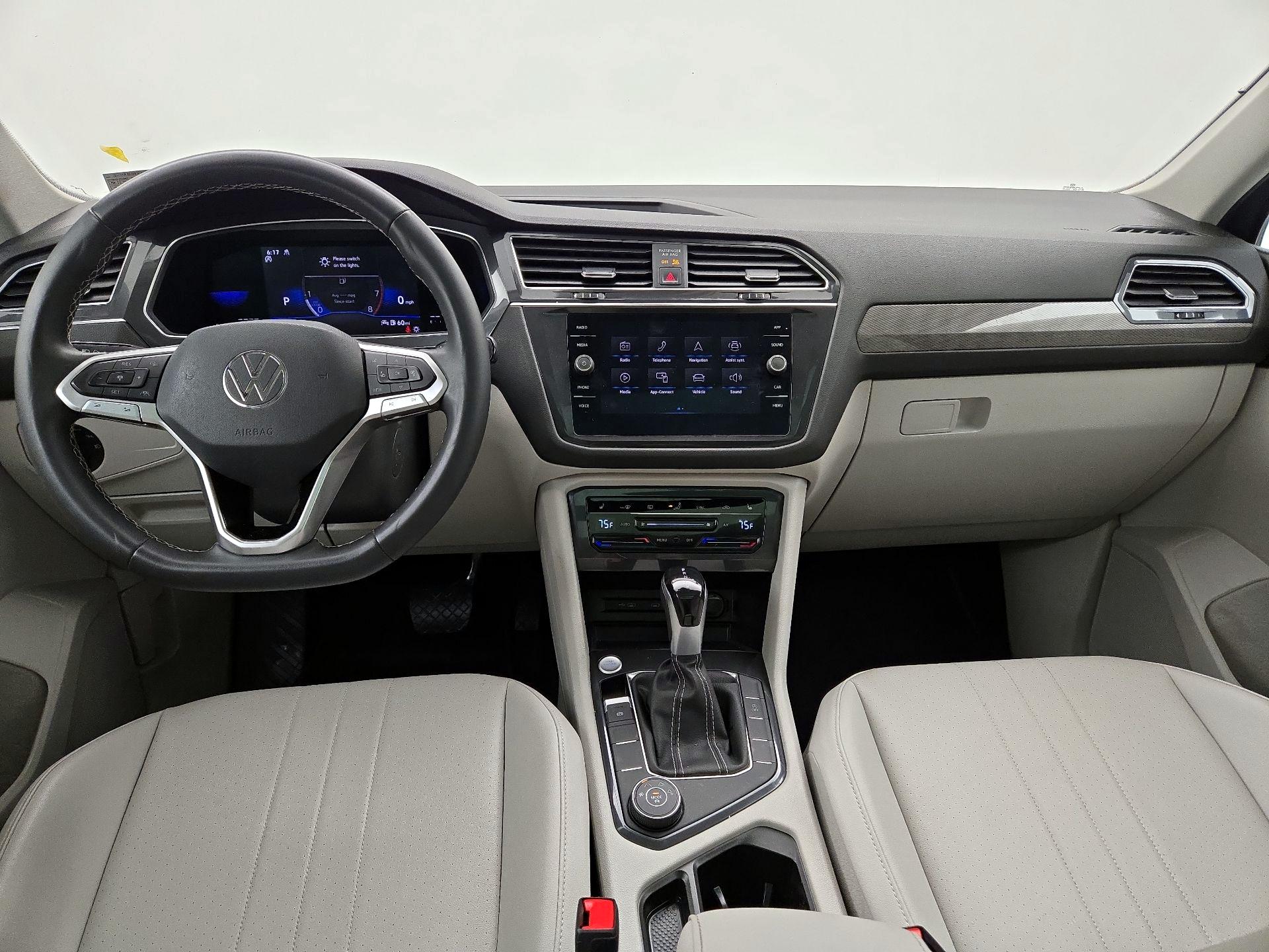 Thumbnail: 2022 Volkswagen Tiguan - 9