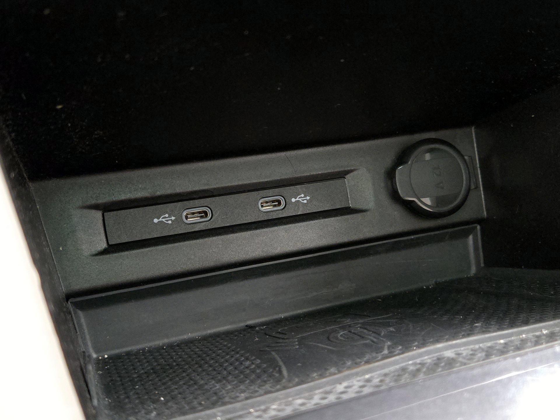 Thumbnail: 2022 Volkswagen Tiguan - 18