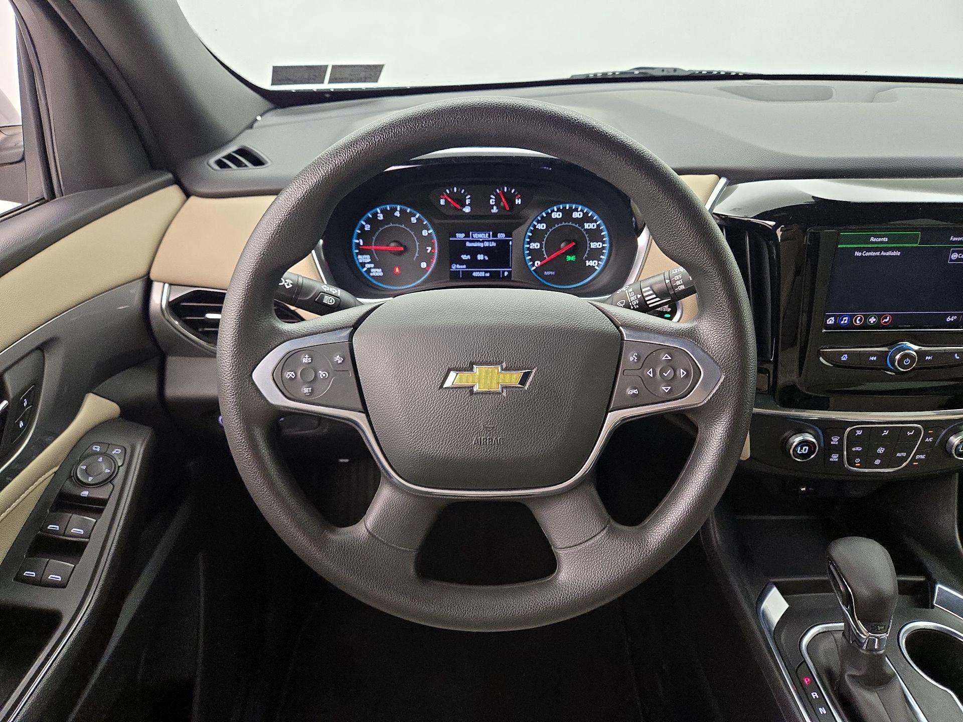 Thumbnail: 2022 Chevrolet Traverse - 10