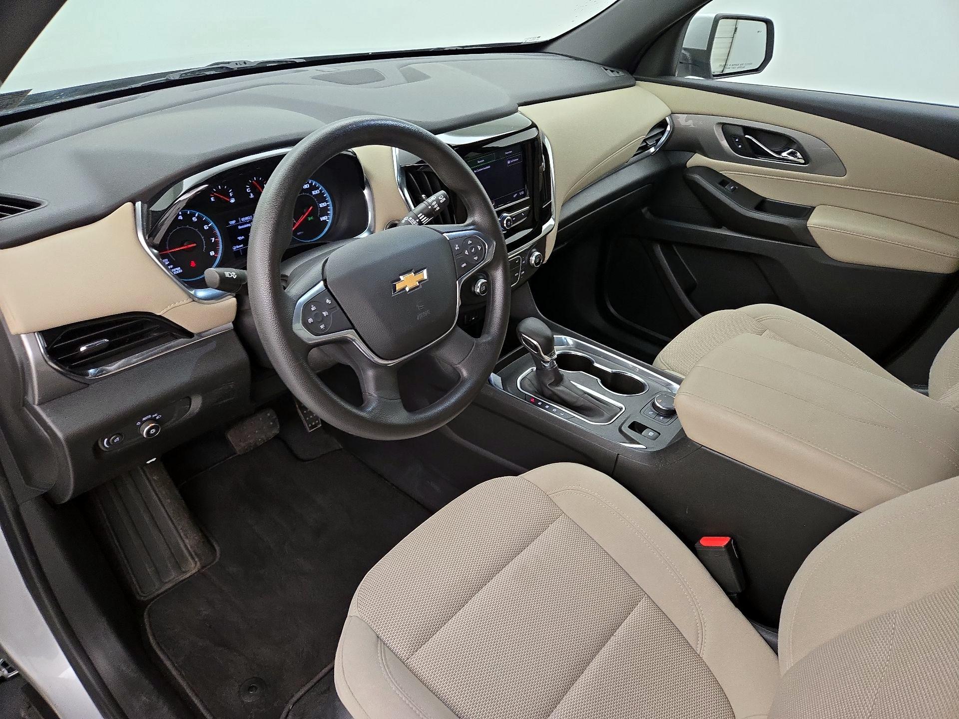 Thumbnail: 2022 Chevrolet Traverse - 11